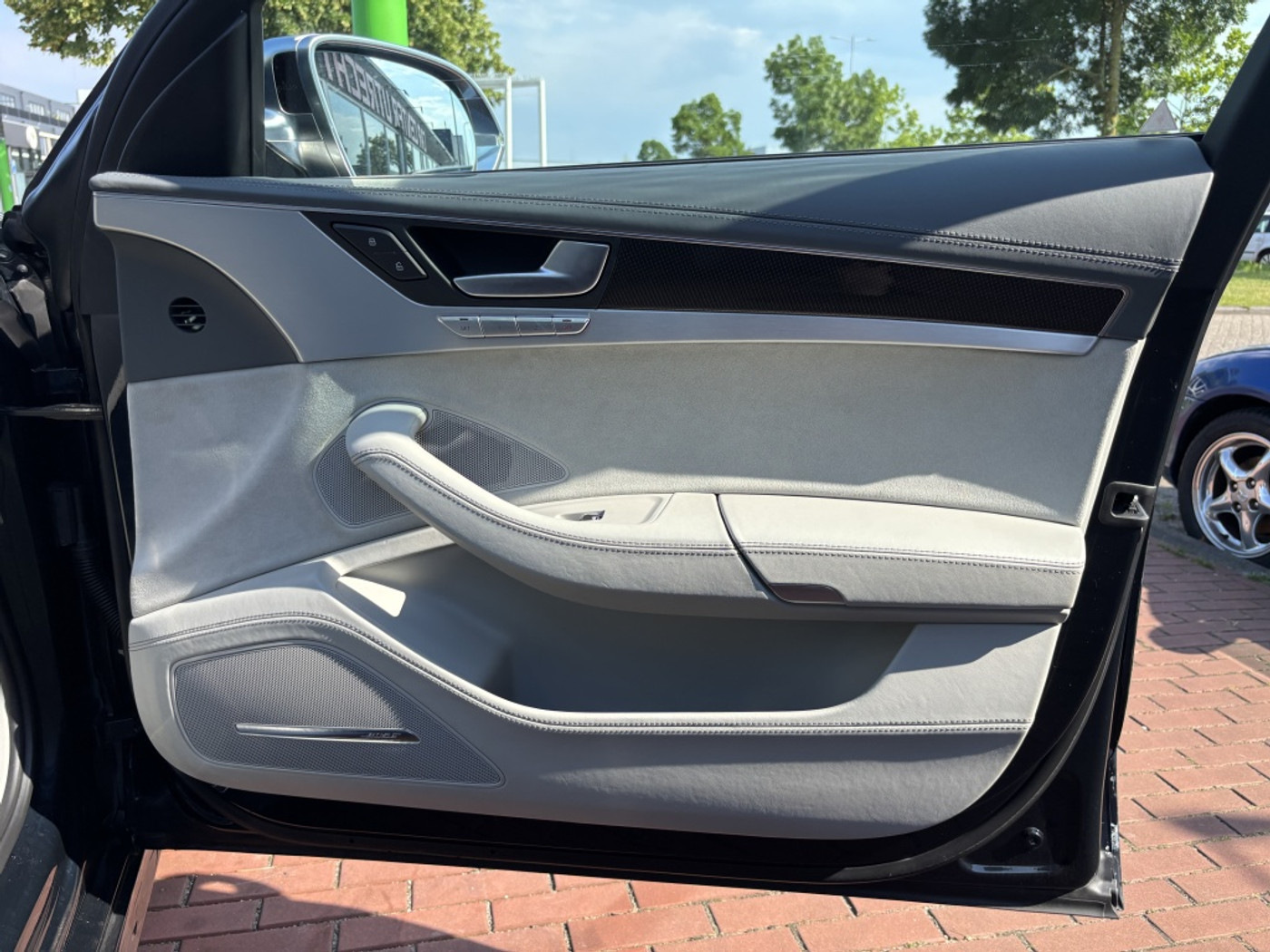 Foto van Audi S8