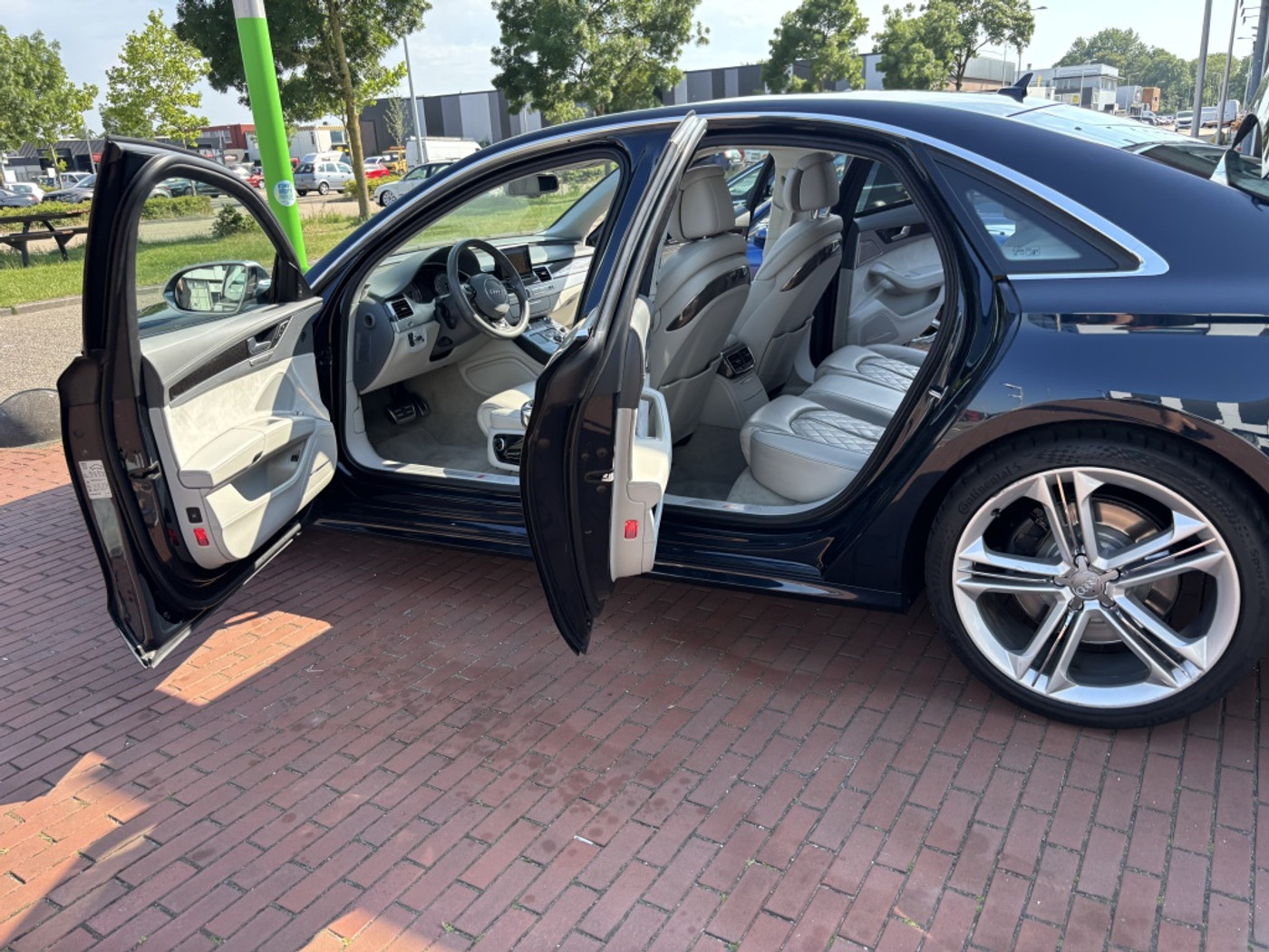 Foto van Audi S8