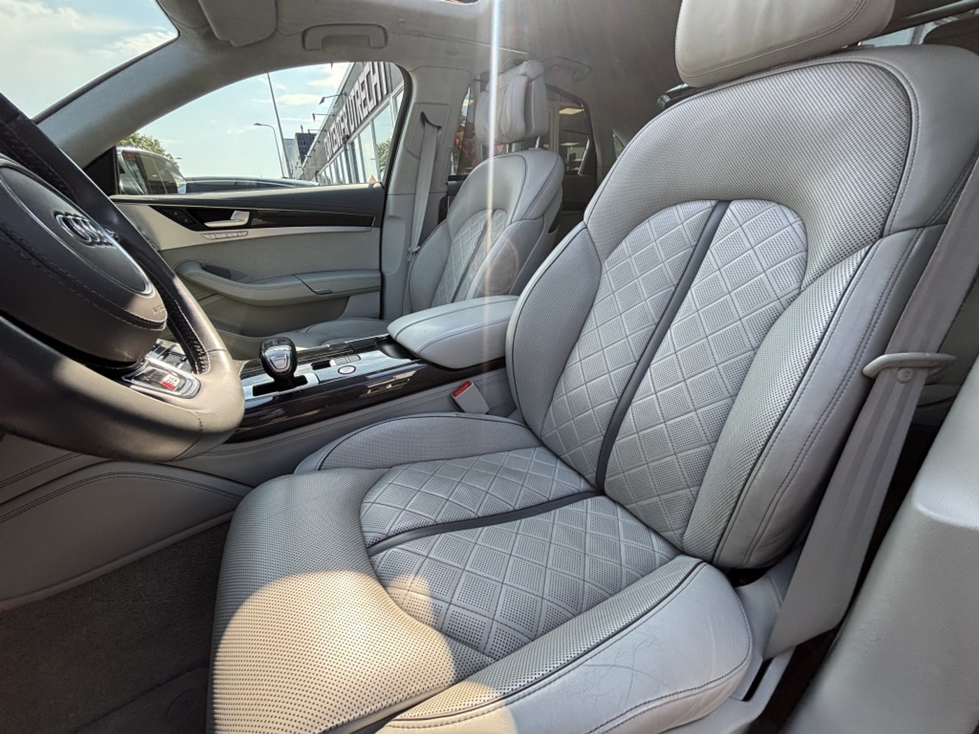 Foto van Audi S8