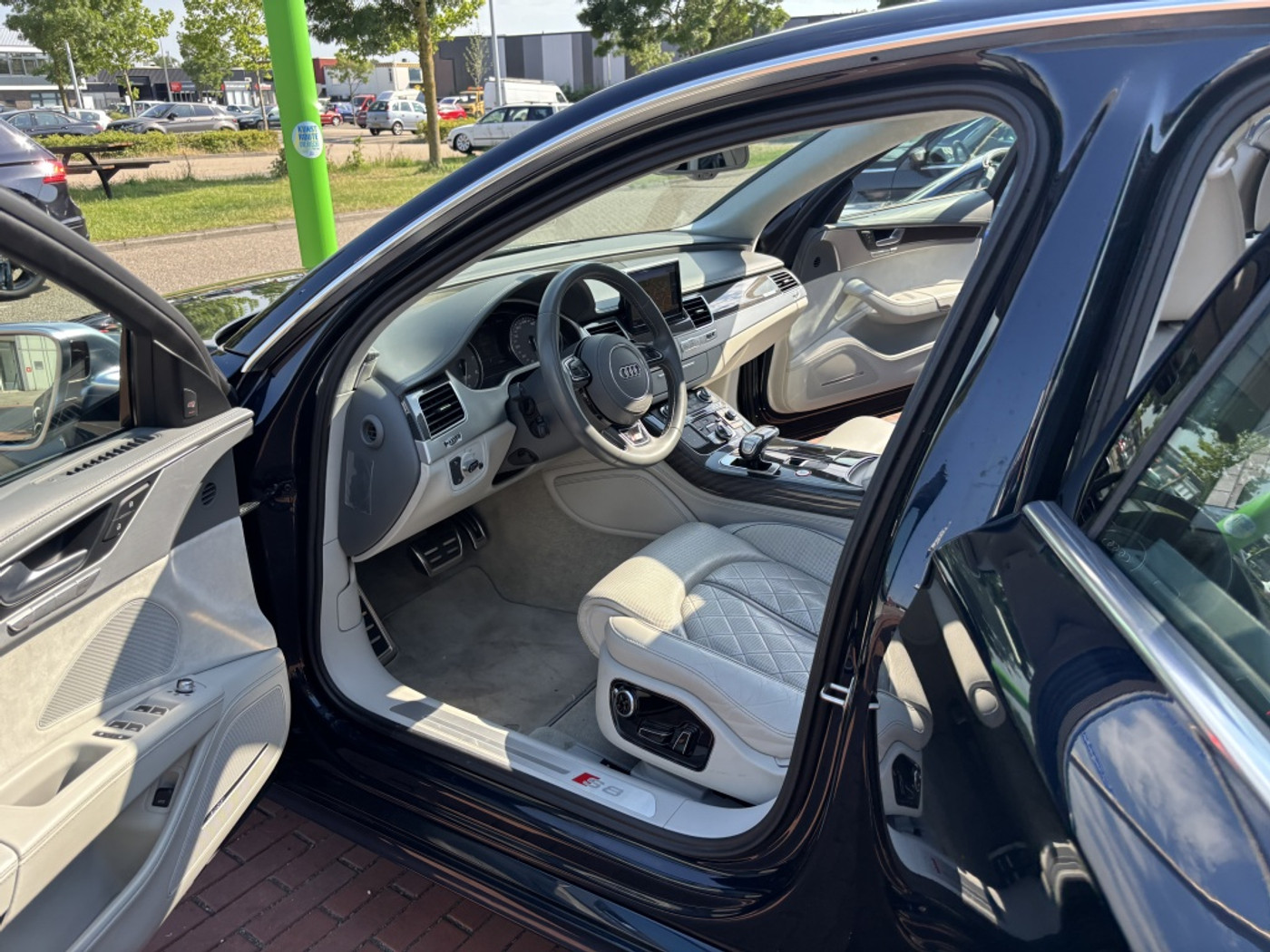 Foto van Audi S8