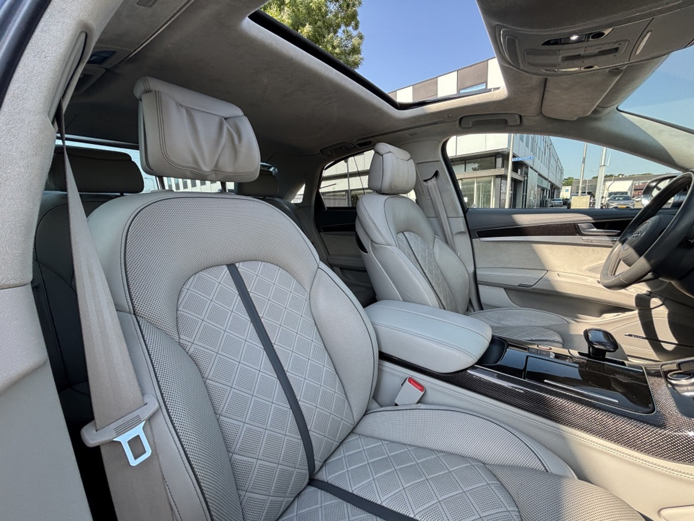 Foto van Audi S8