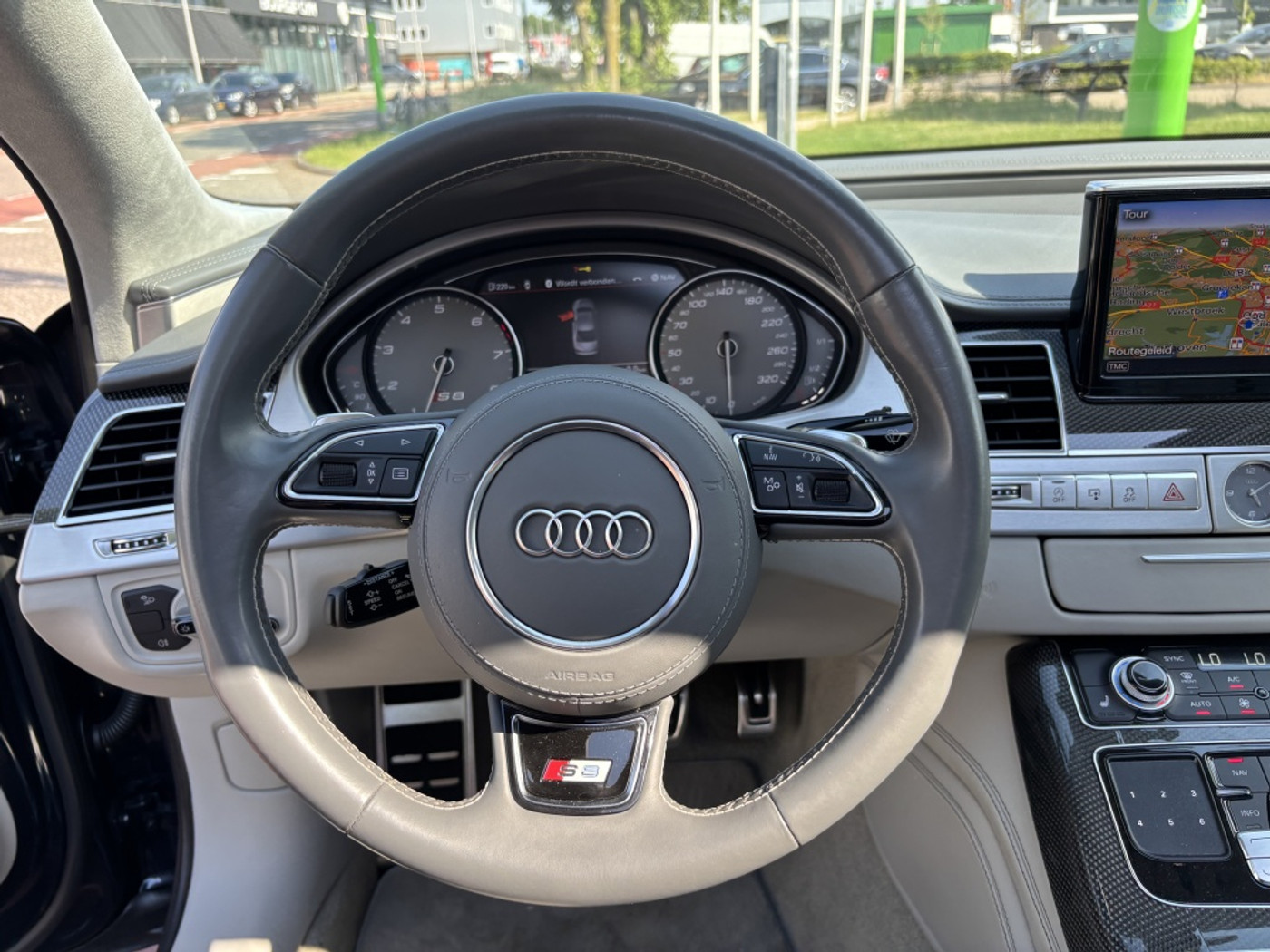 Foto van Audi S8
