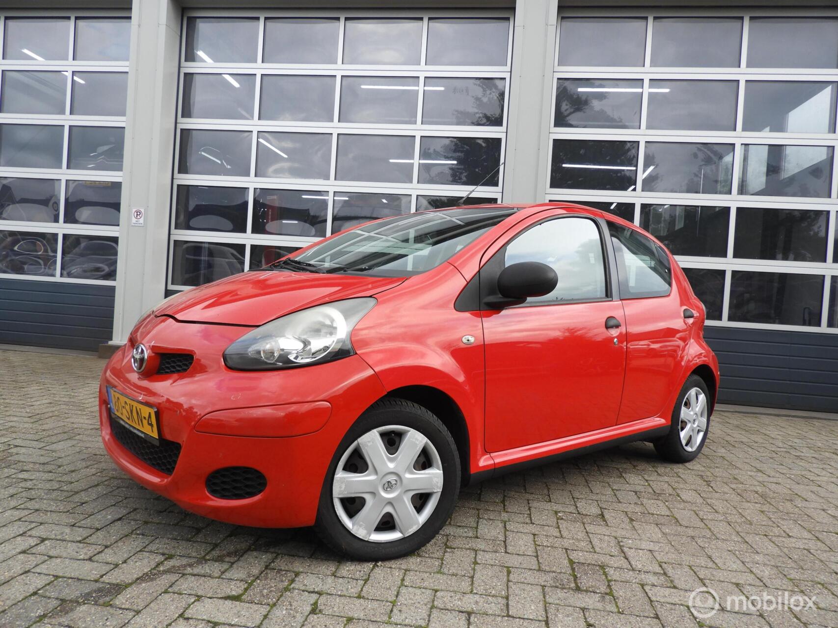 Toyota Toyota Aygo 1.0 Nieuwe APK 2012 - voorkant