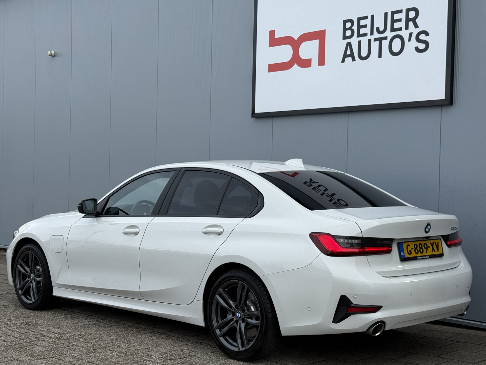Foto van BMW 330e