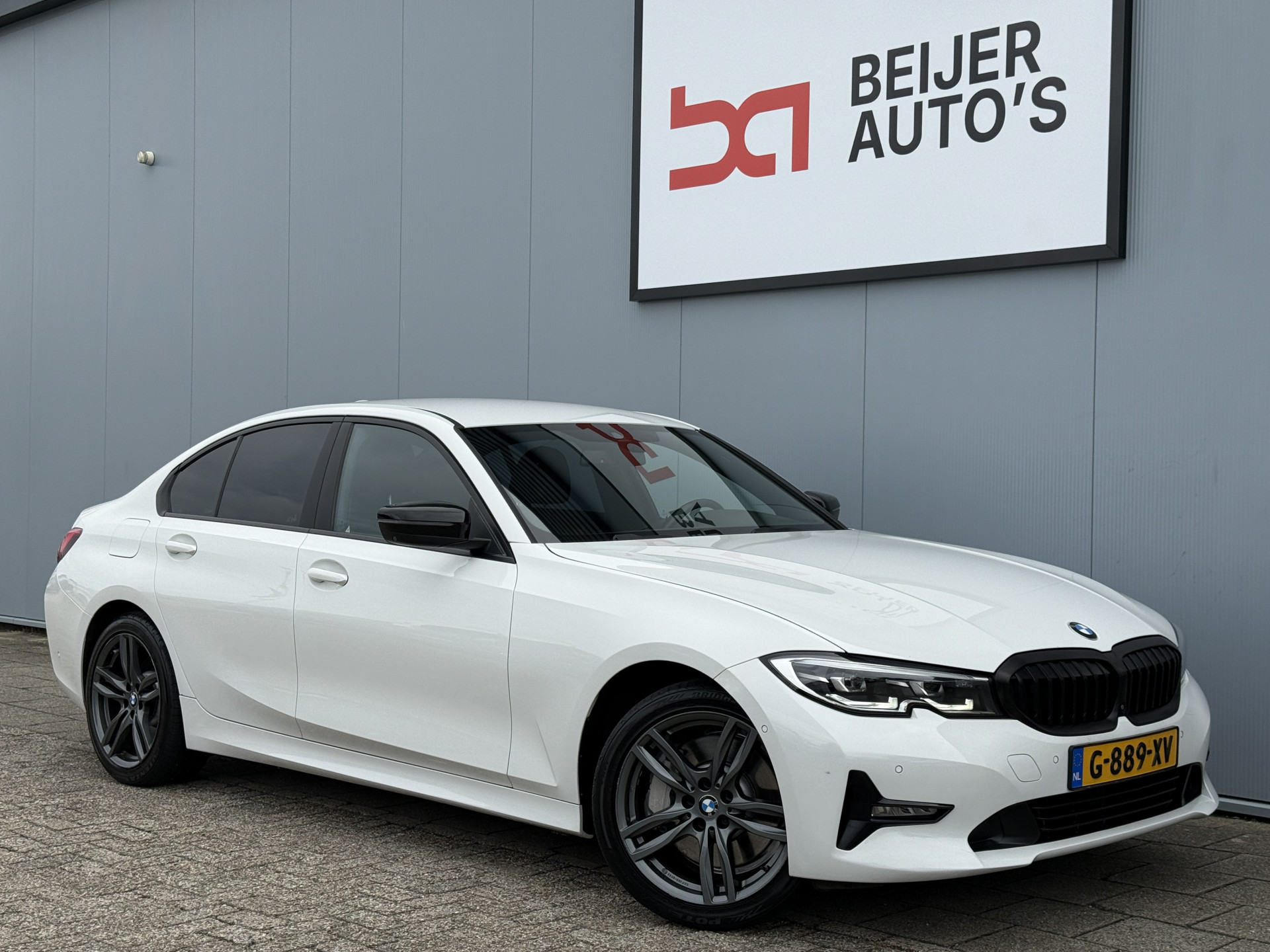 Foto van BMW 330e