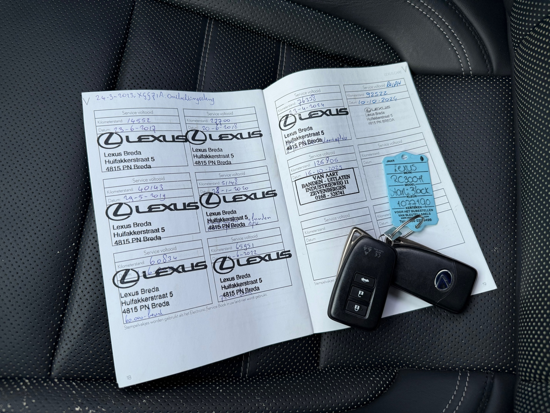Foto van Lexus Lexus Rc300h