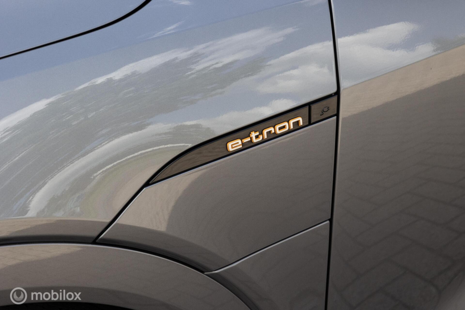 Foto van Audi E-tron 50
