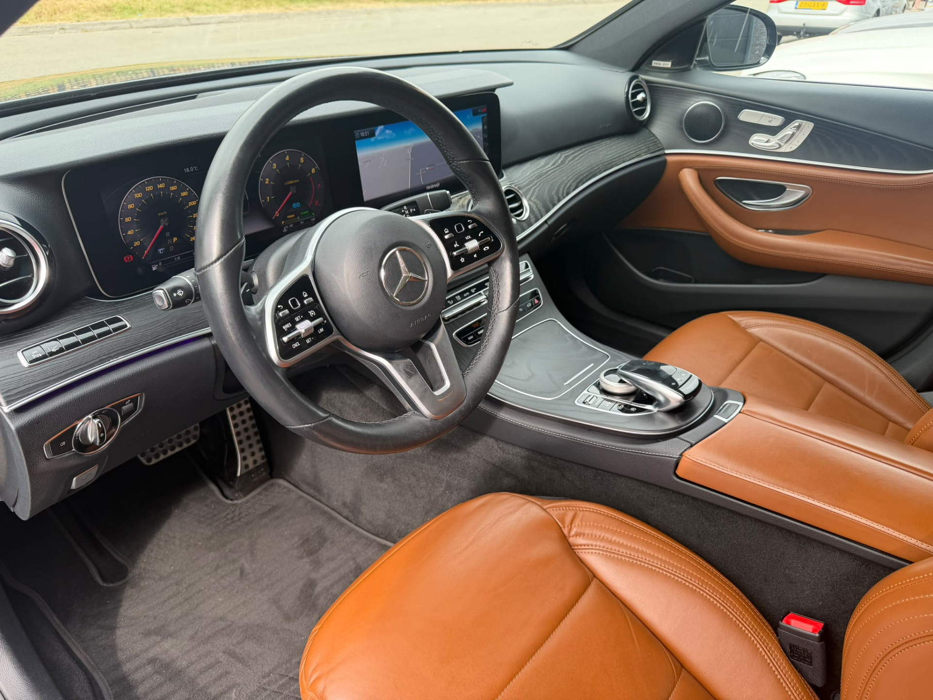 Foto van Mercedes-Benz E 200