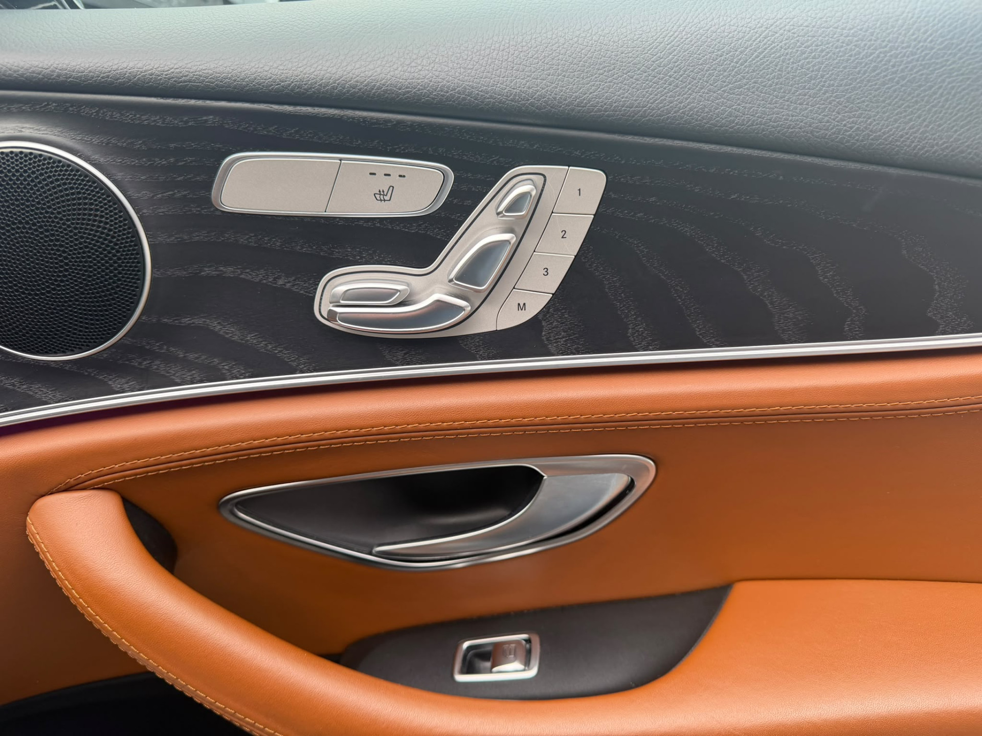 Foto van Mercedes-Benz E 200
