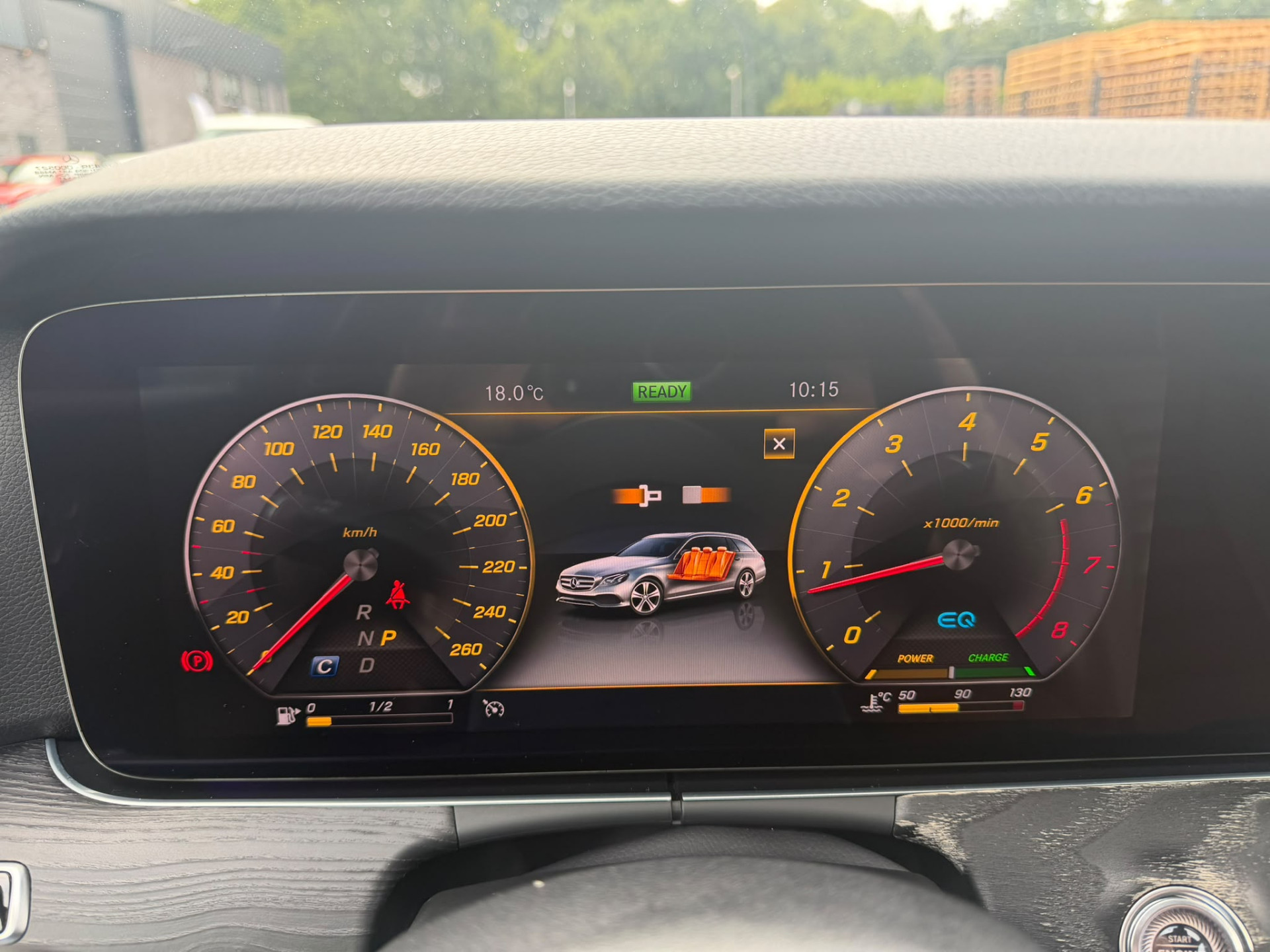 Foto van Mercedes-Benz E 200