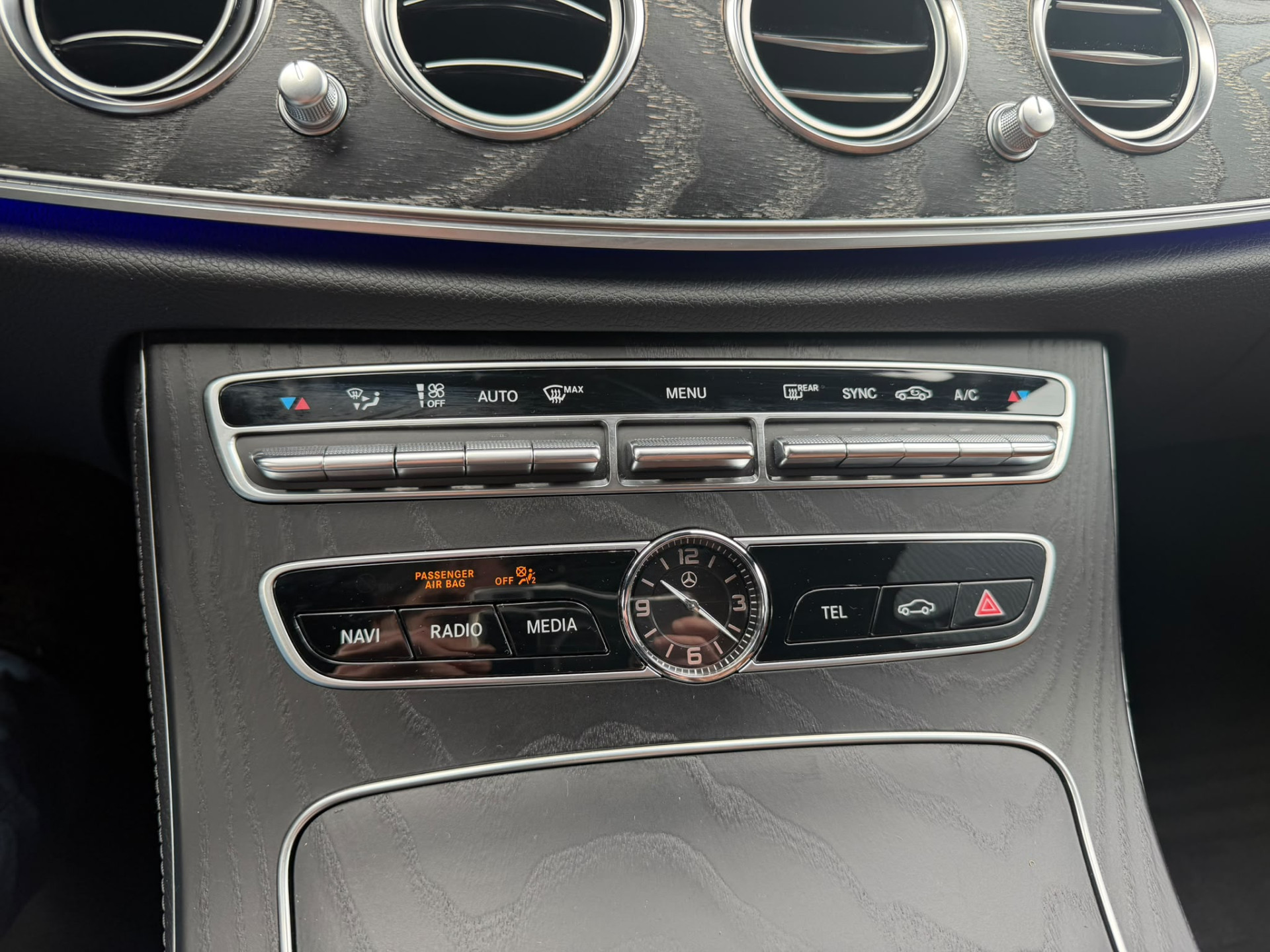 Foto van Mercedes-Benz E 200