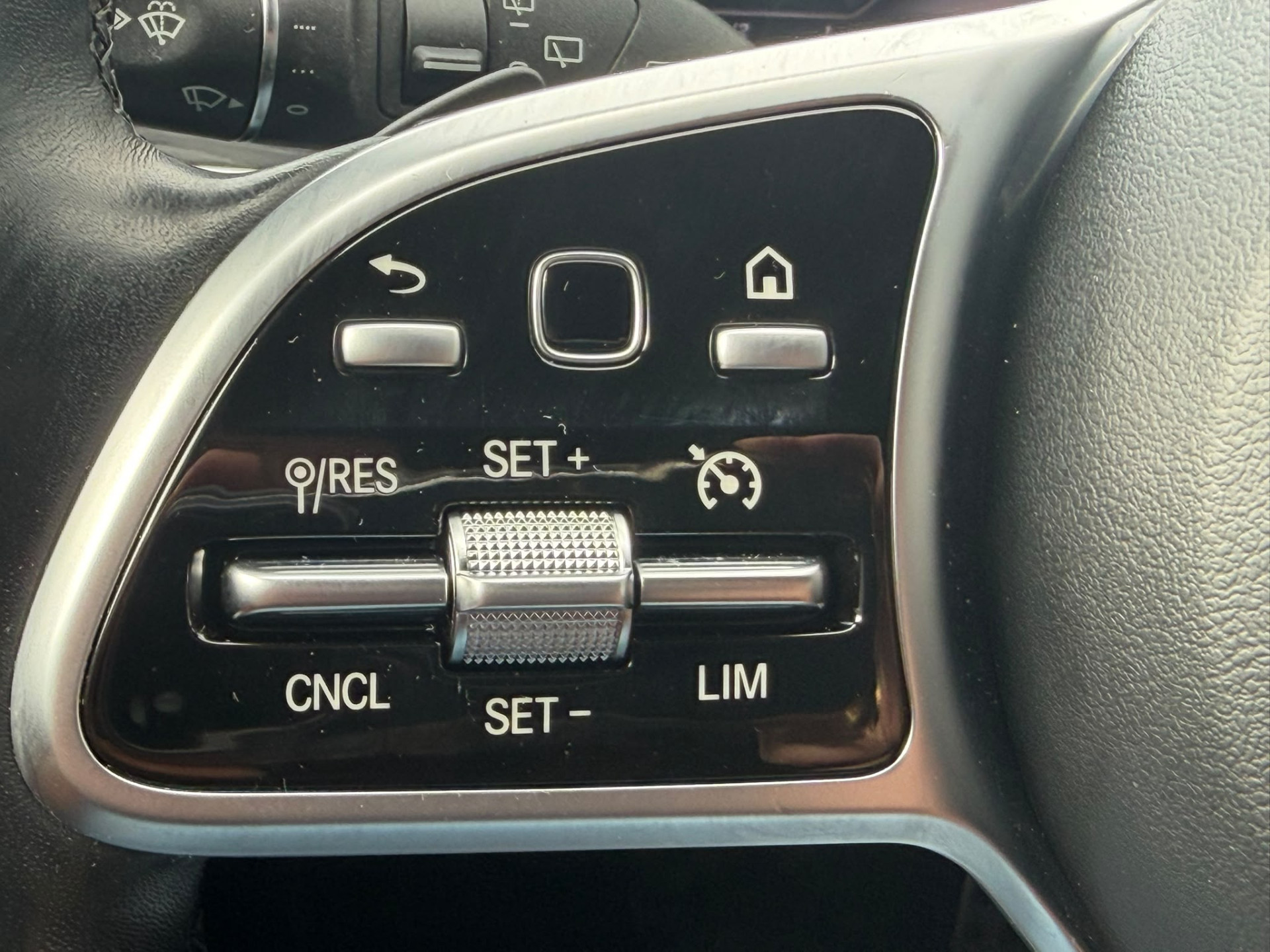 Foto van Mercedes-Benz E 200