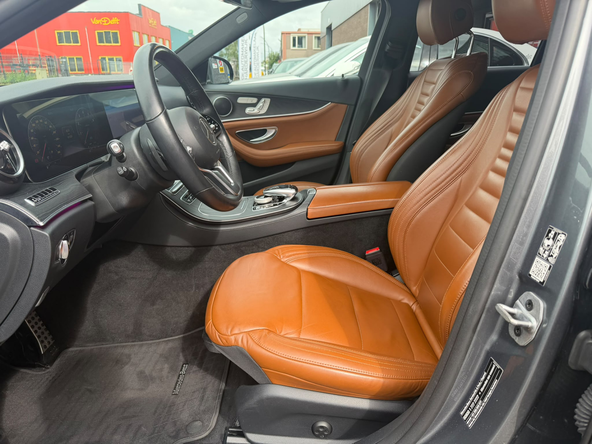 Foto van Mercedes-Benz E 200