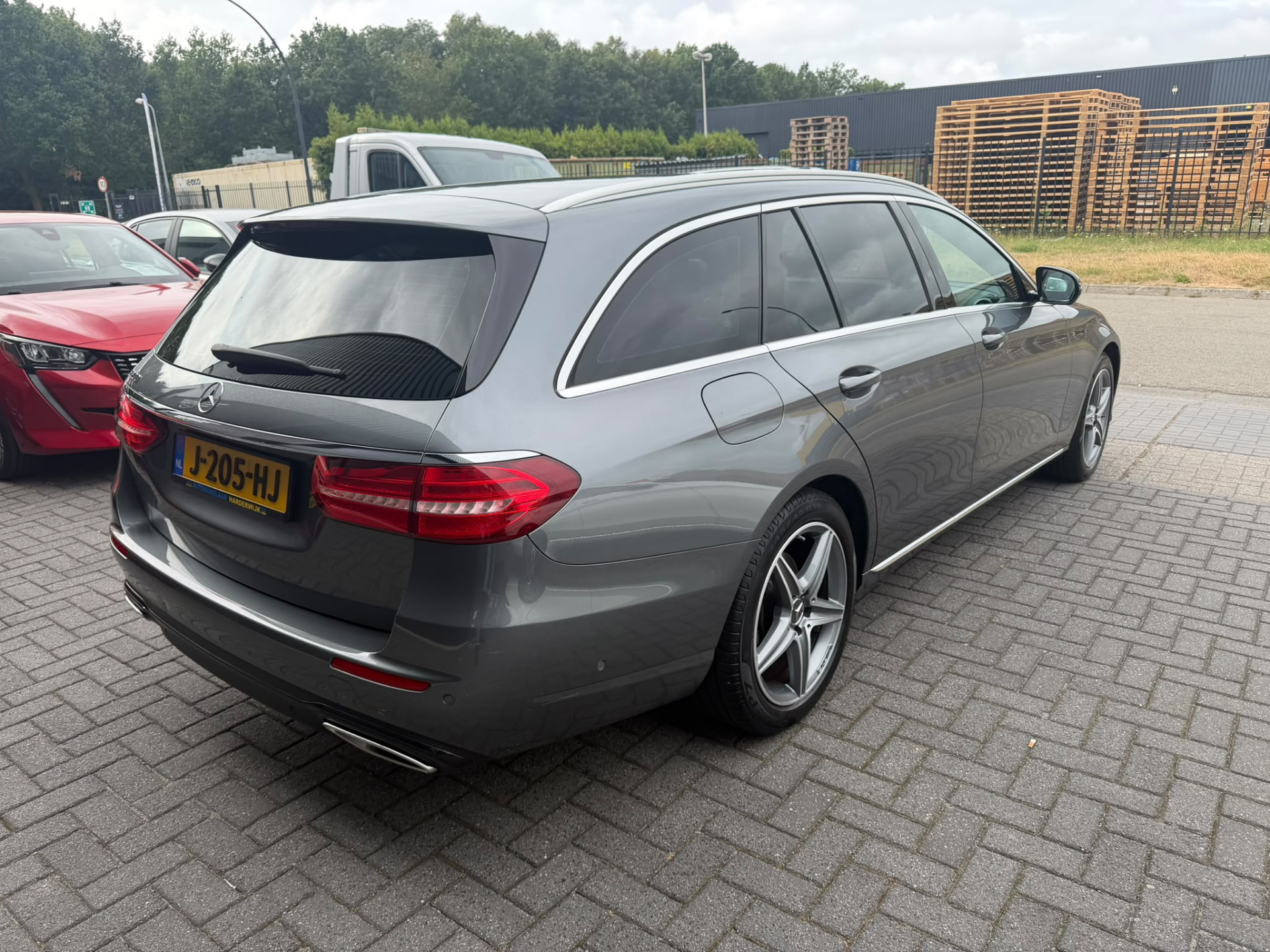 Foto van Mercedes-Benz E 200