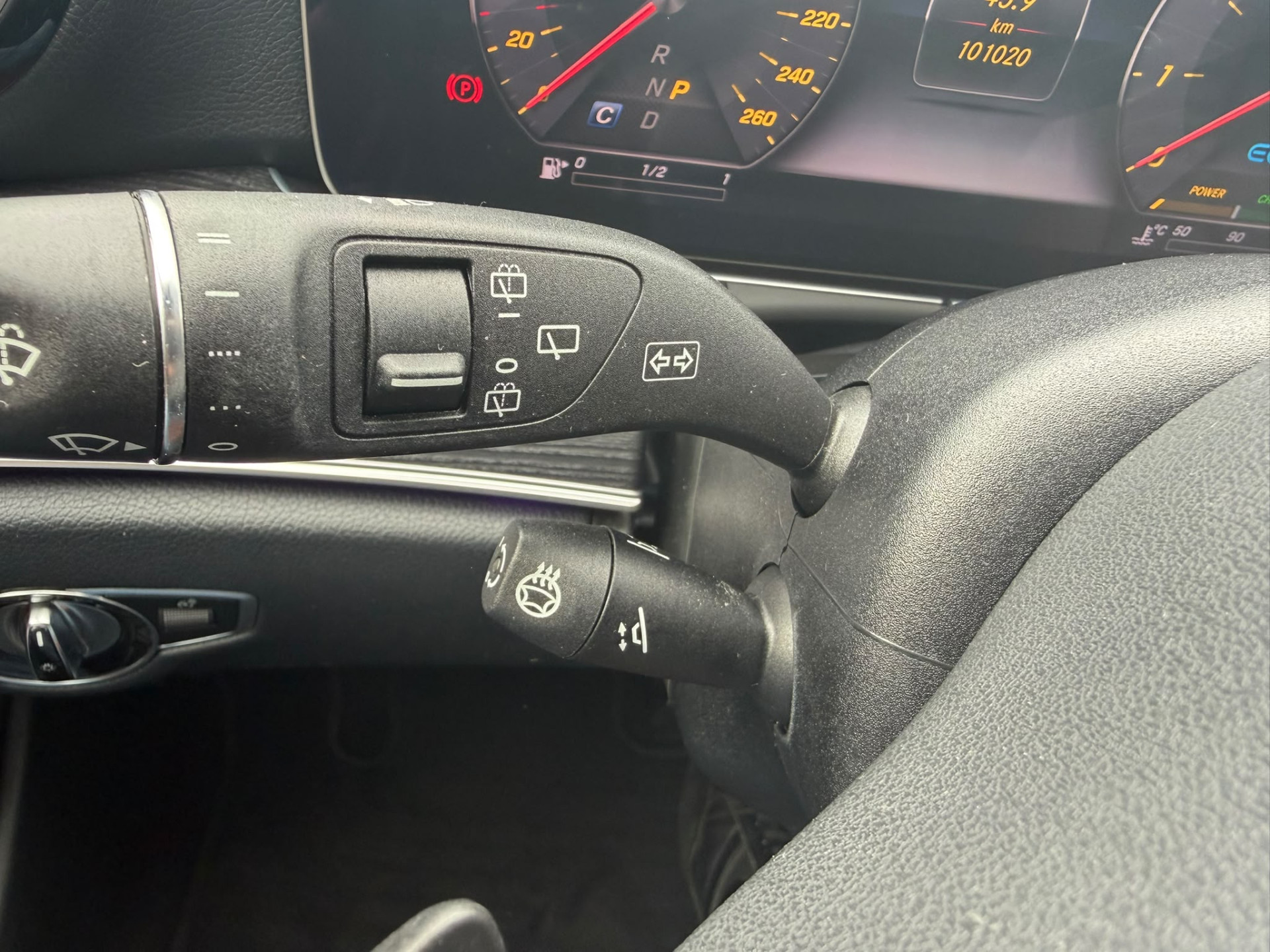 Foto van Mercedes-Benz E 200