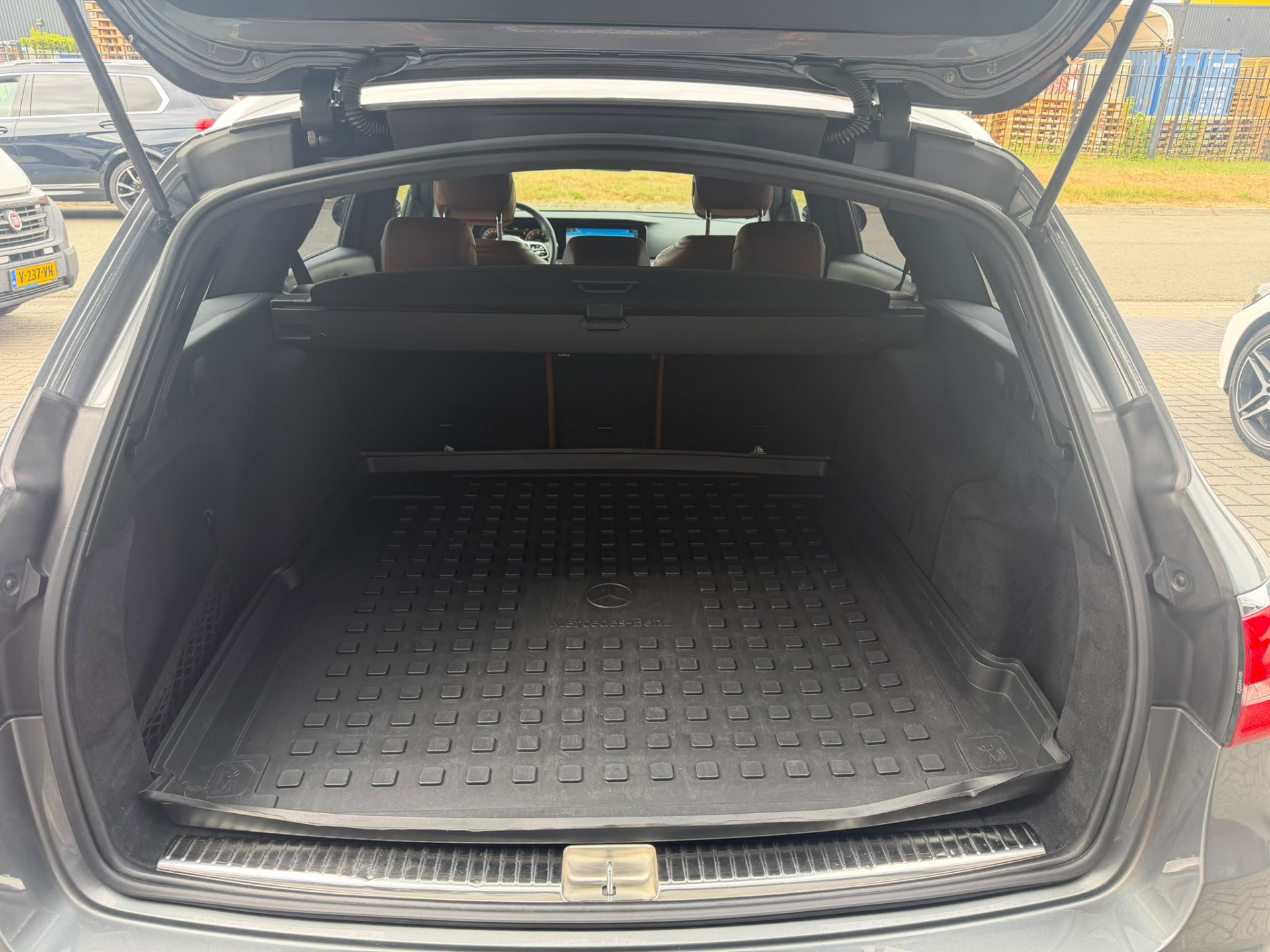 Foto van Mercedes-Benz E 200