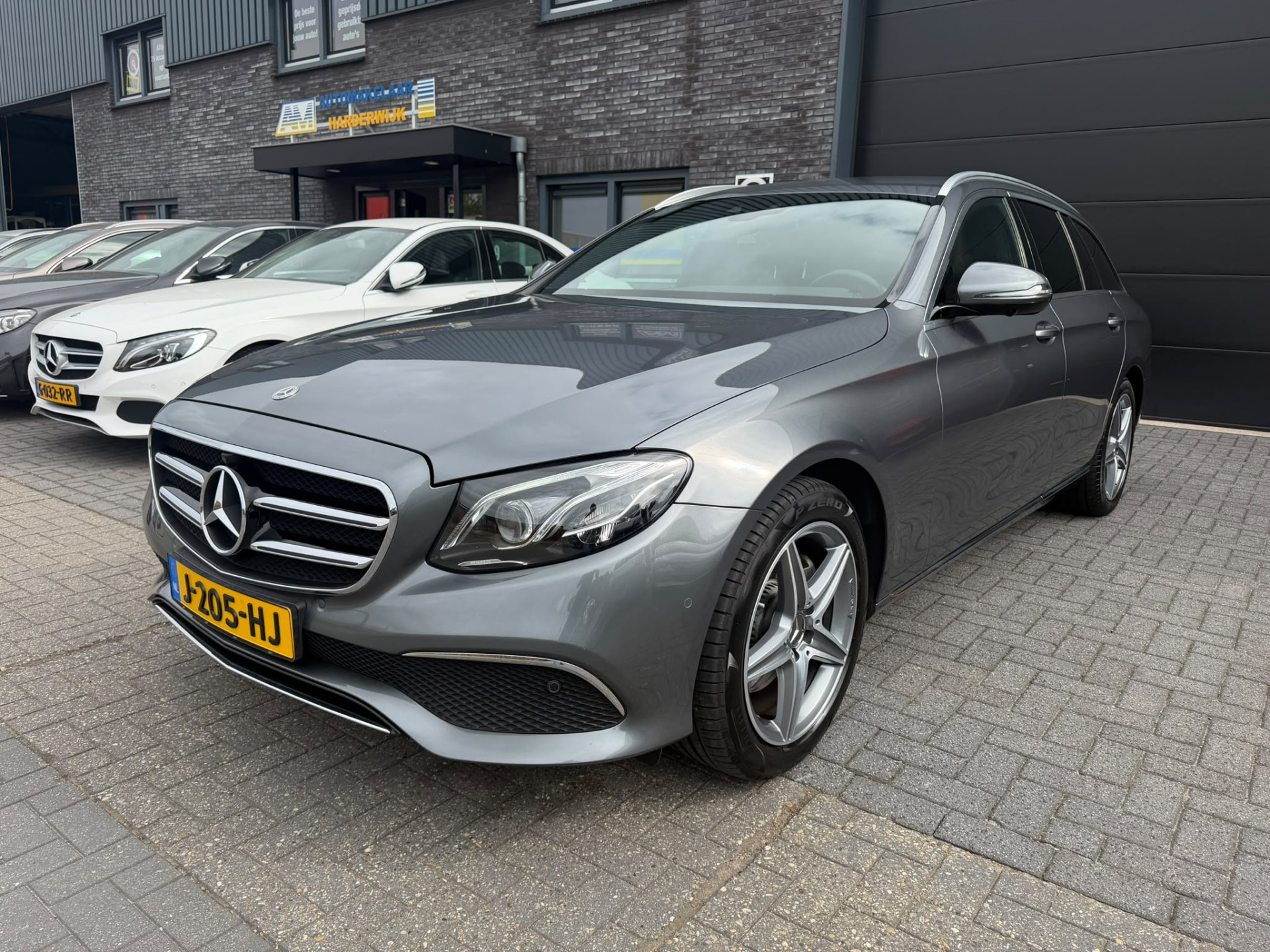 Foto van Mercedes-Benz E 200