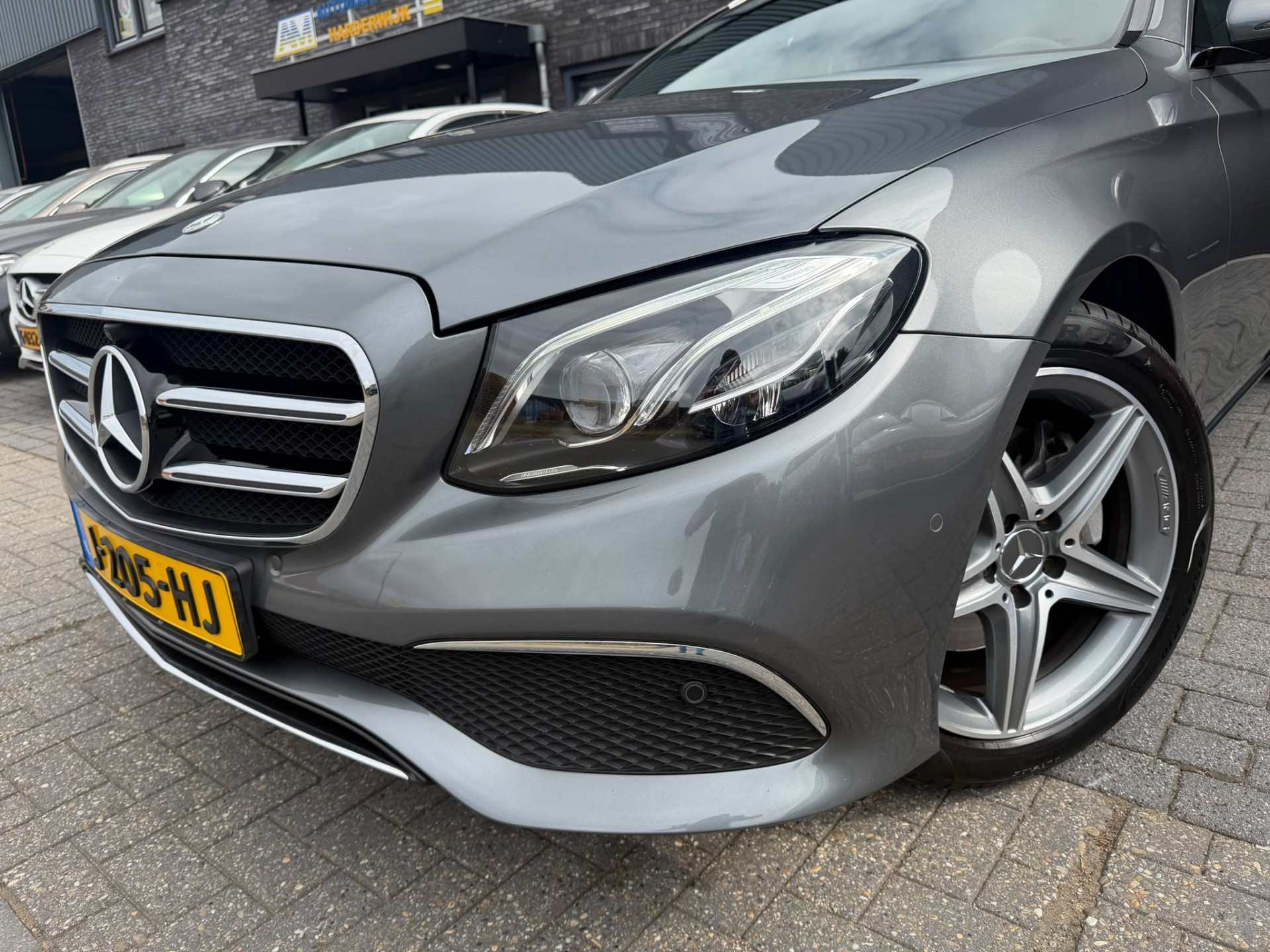 Foto van Mercedes-Benz E 200