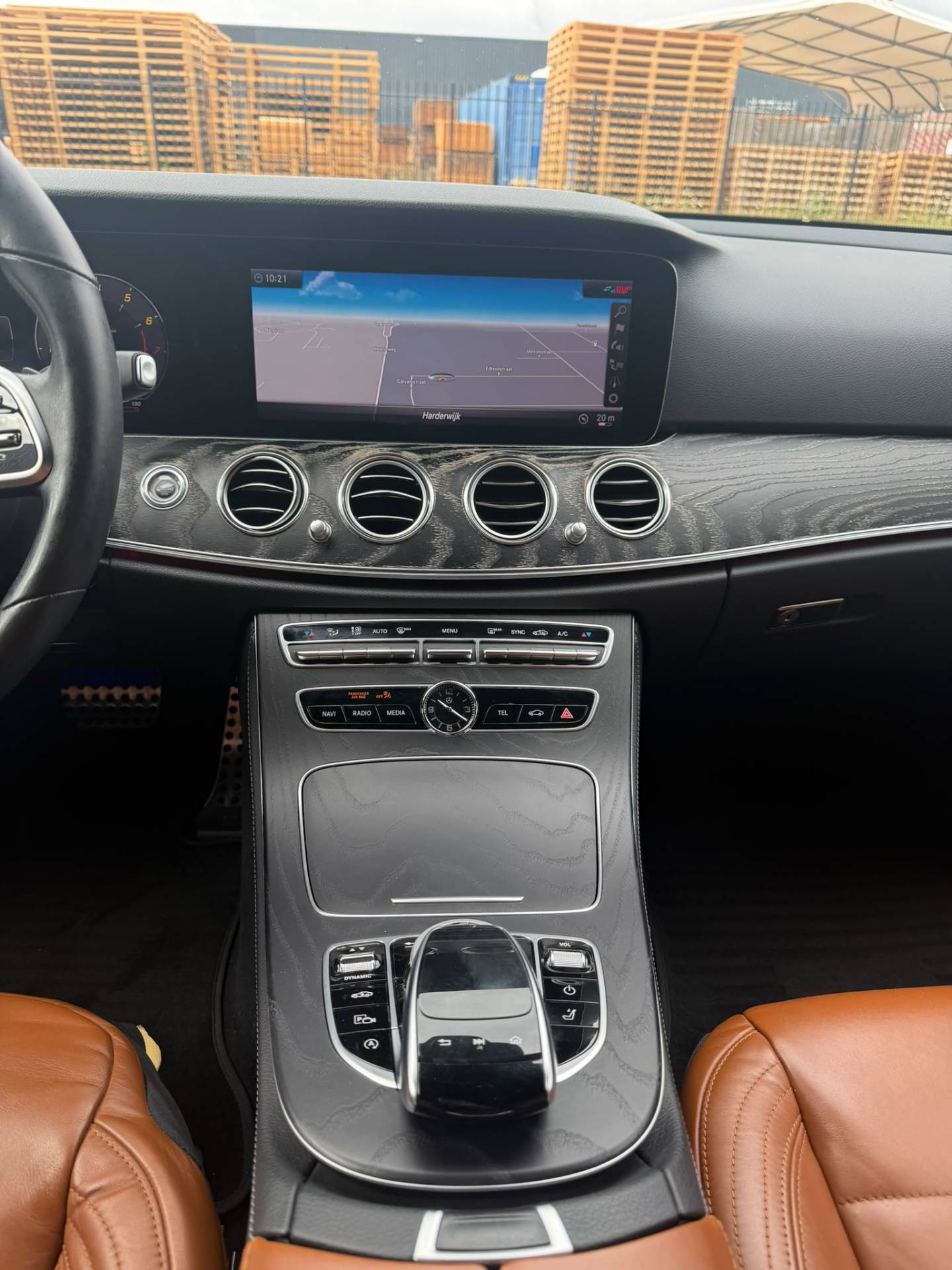 Foto van Mercedes-Benz E 200