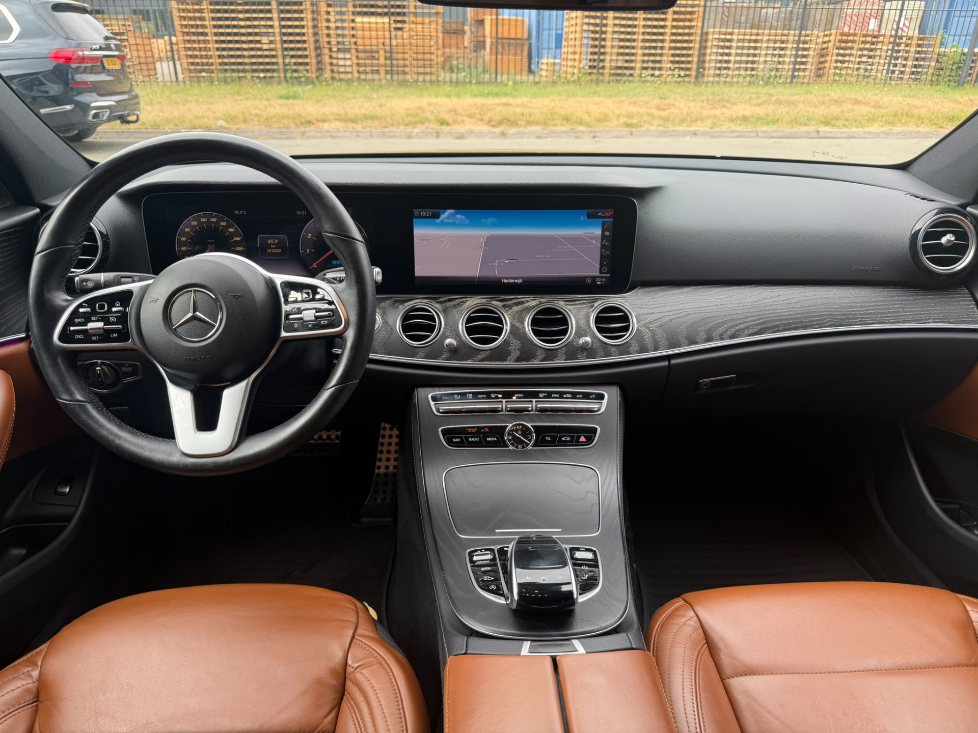 Foto van Mercedes-Benz E 200