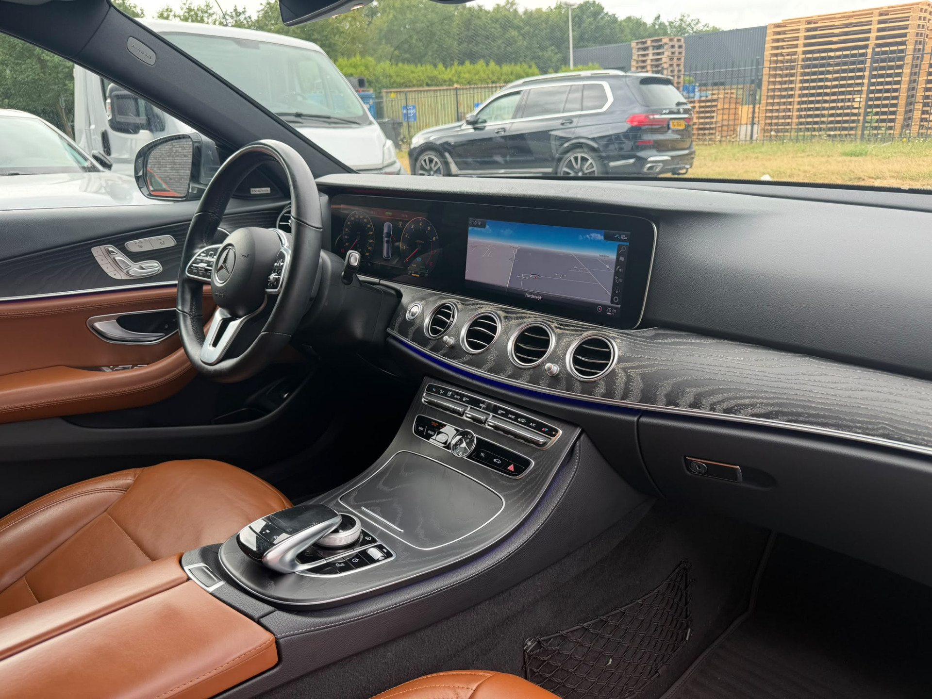 Foto van Mercedes-Benz E 200