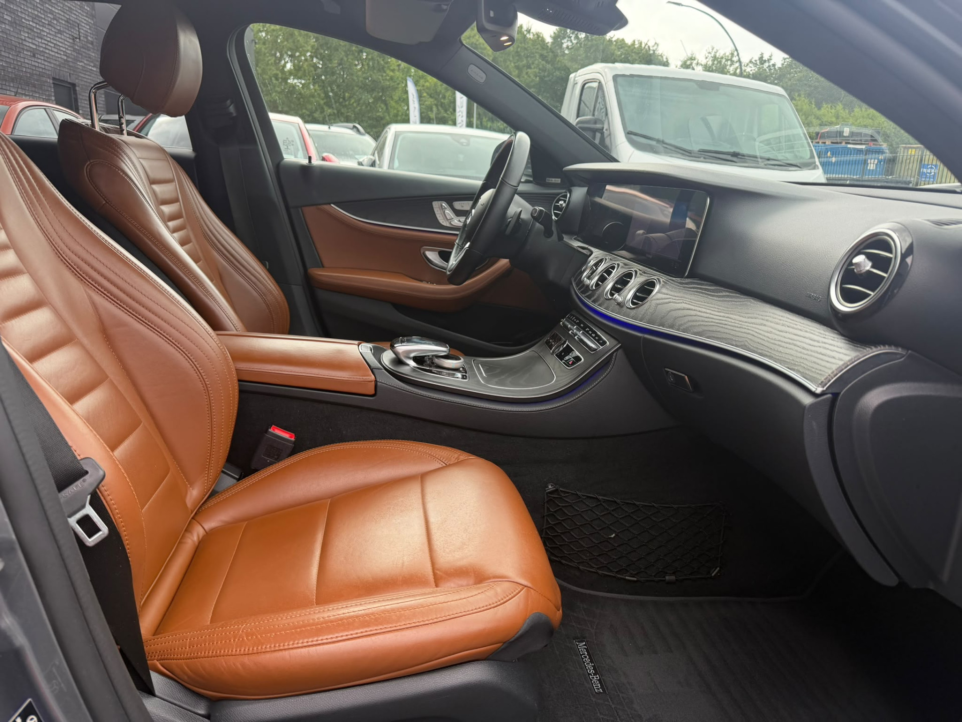 Foto van Mercedes-Benz E 200