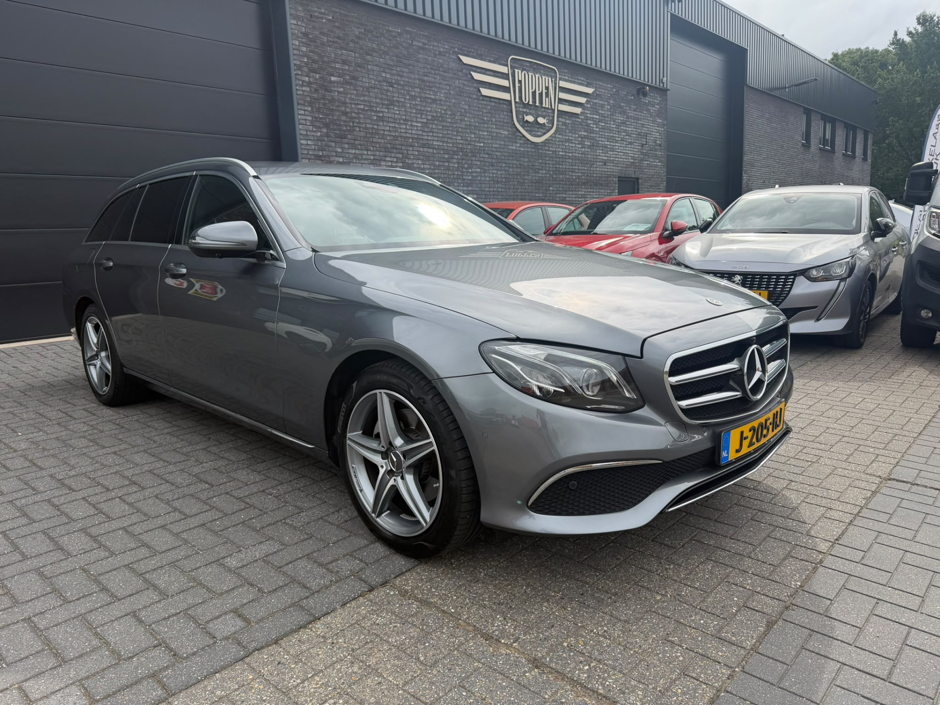 Foto van Mercedes-Benz E 200