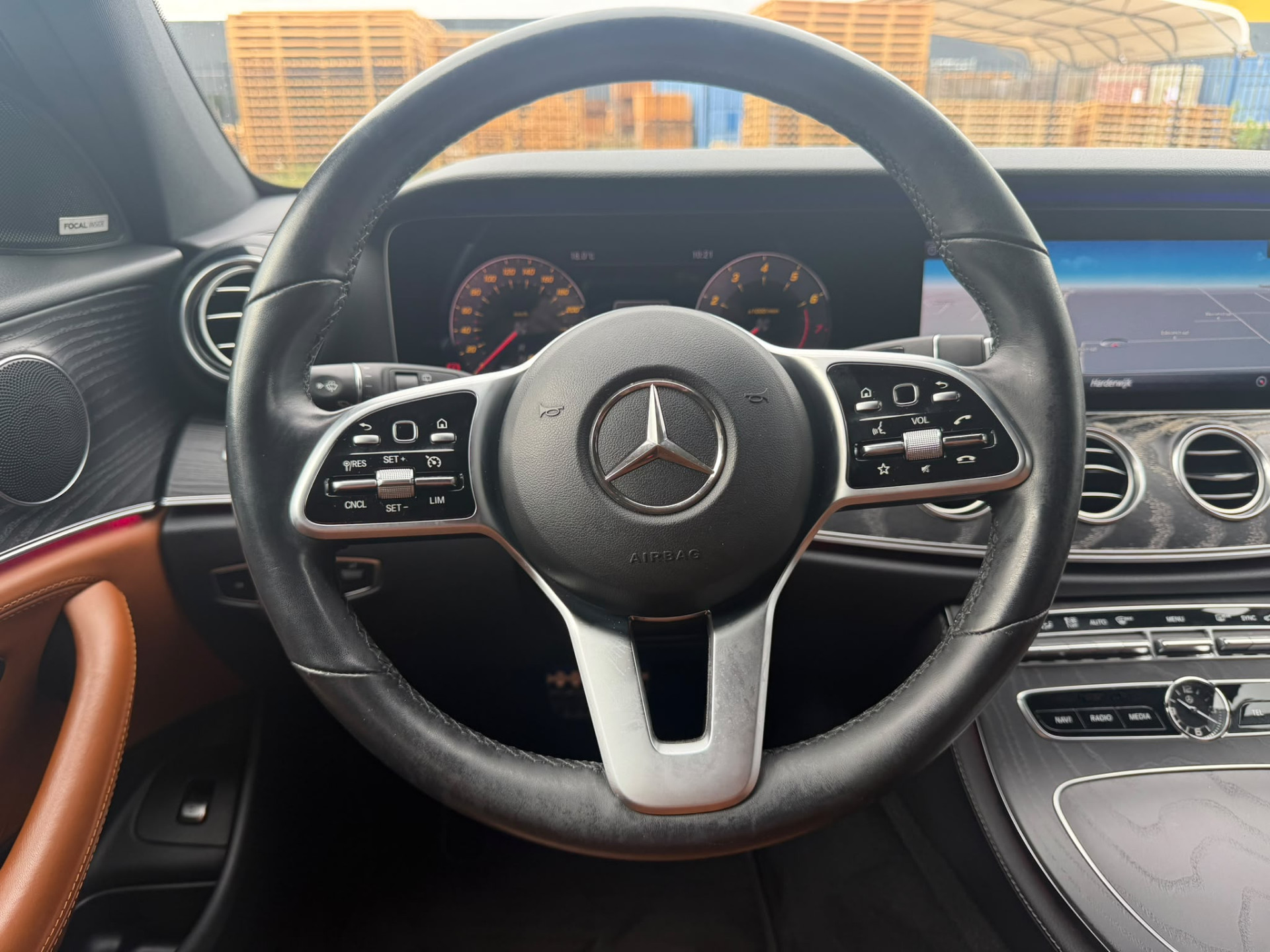 Foto van Mercedes-Benz E 200
