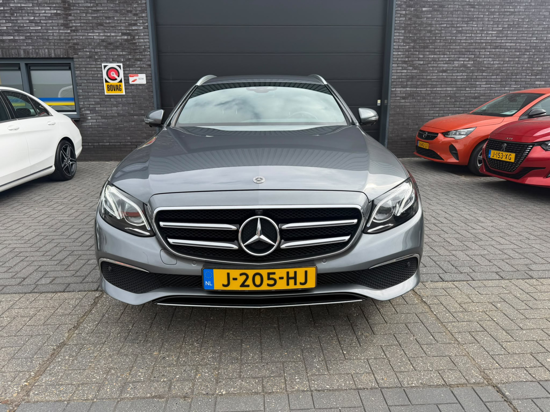 Foto van Mercedes-Benz E 200