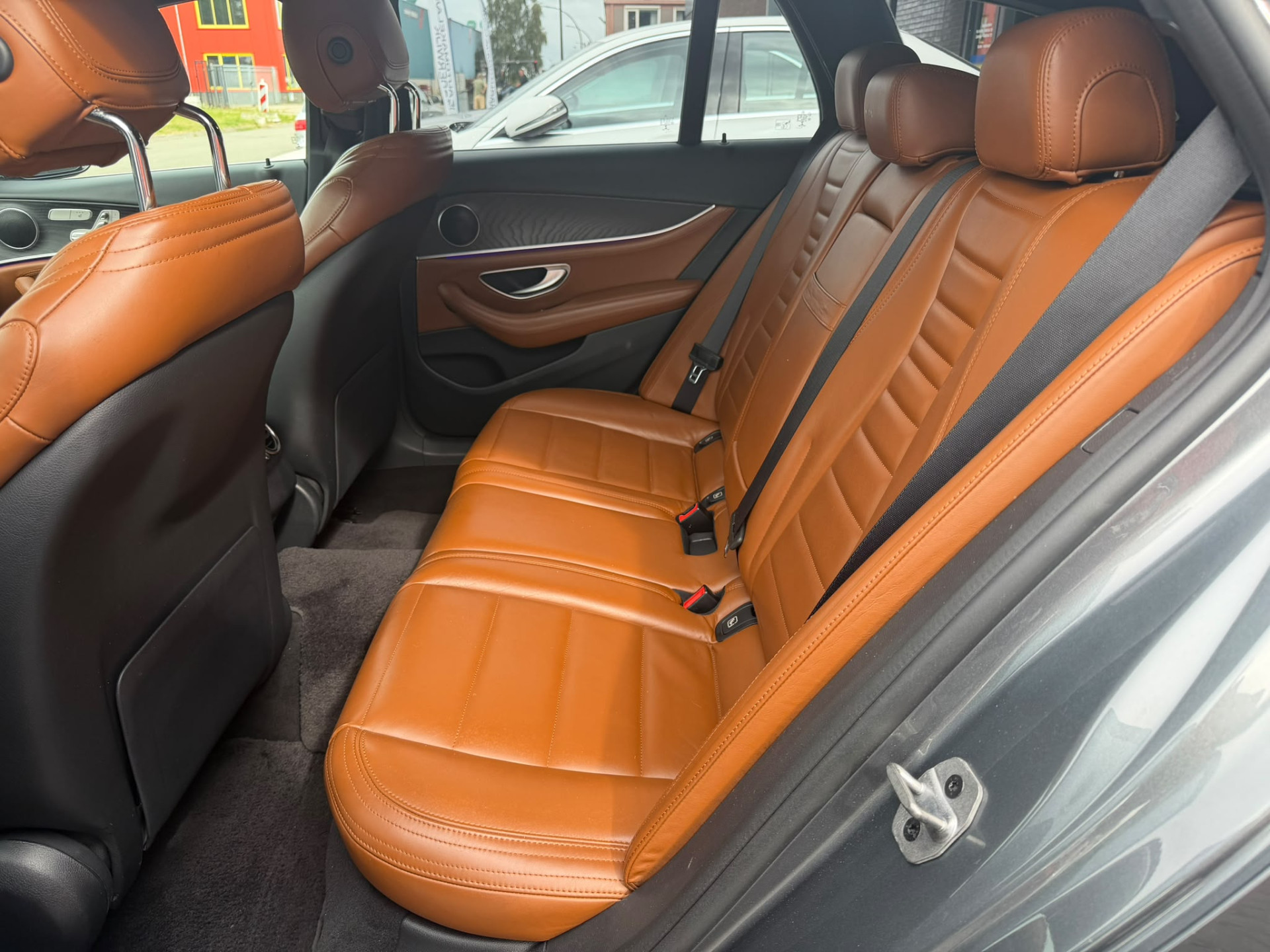Foto van Mercedes-Benz E 200