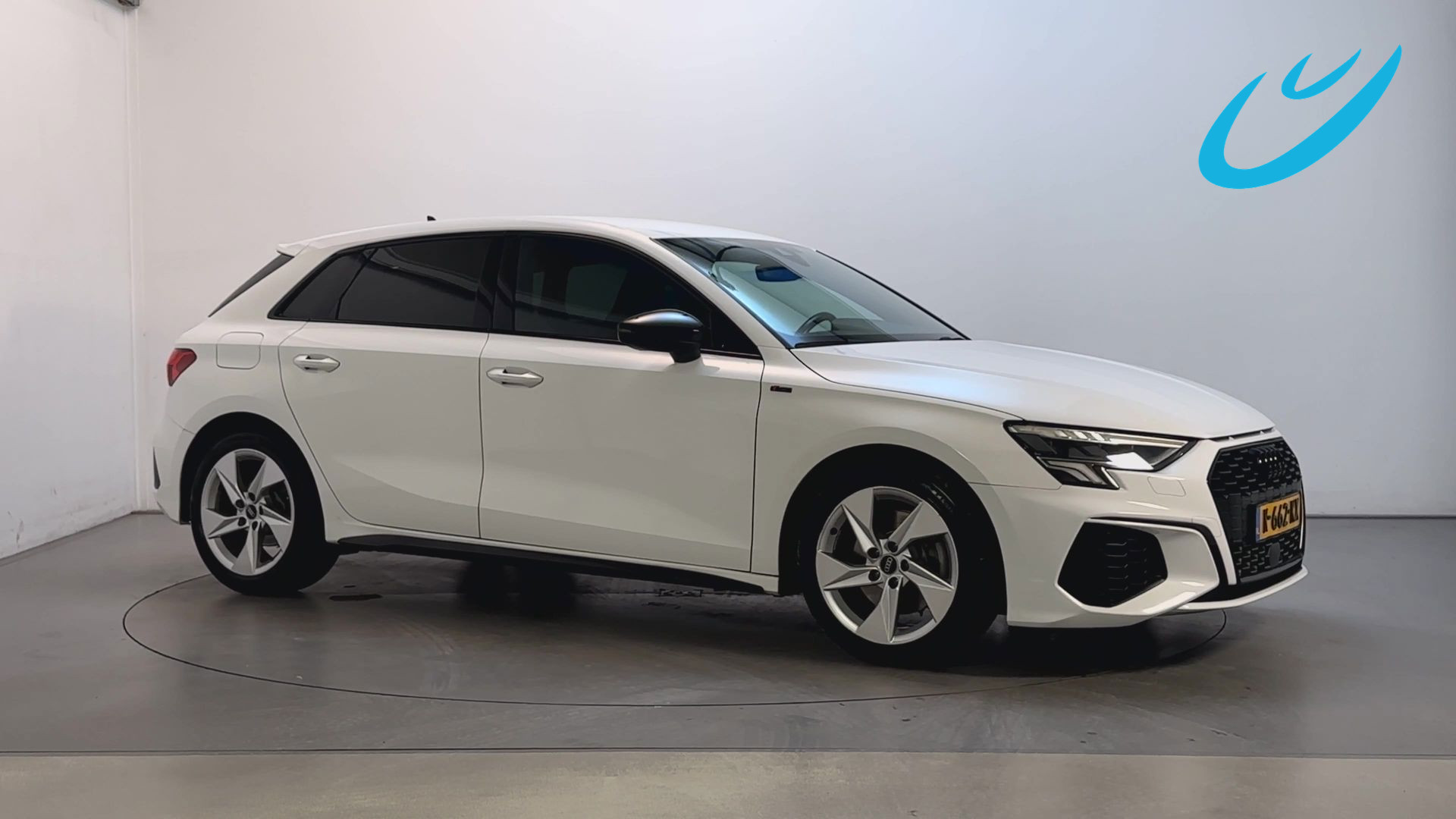 Audi A3 Sportback 30 TFSI S Edition LED Navigatie App-Connect DAB+ 2021 - voorkant