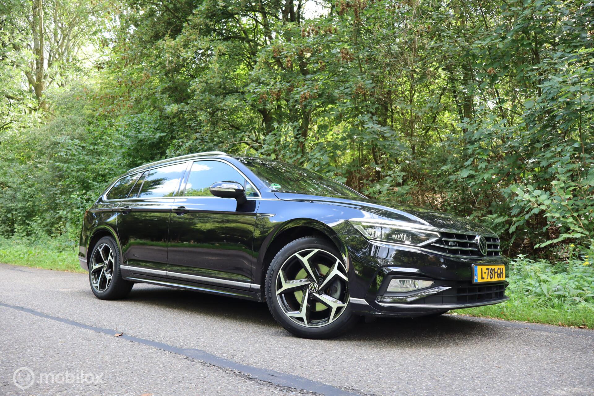 Volkswagen Passat 1.5 TSI R-Line Business + | PANO | 2021 - voorkant