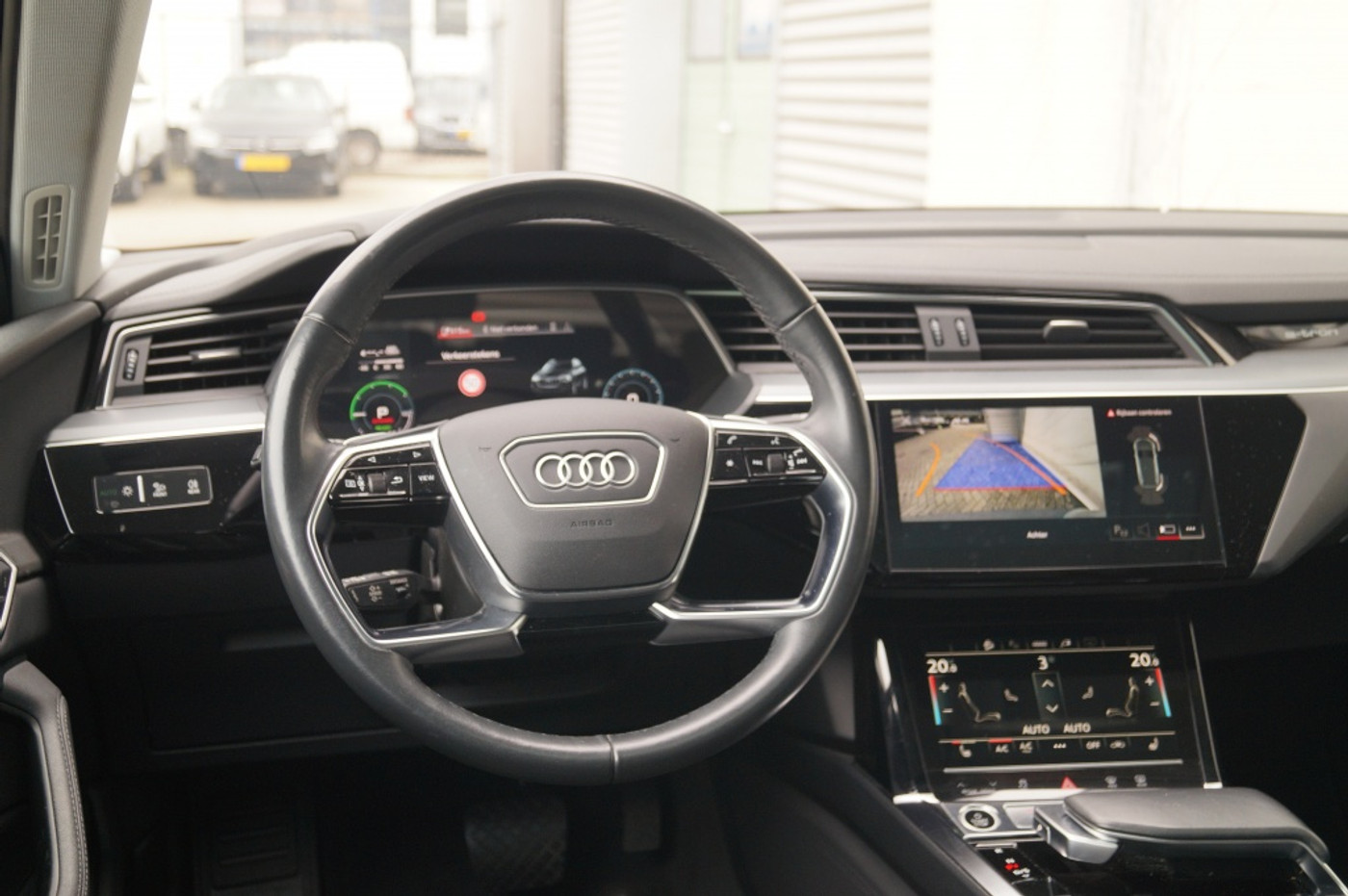 Foto van Audi E-tron 55