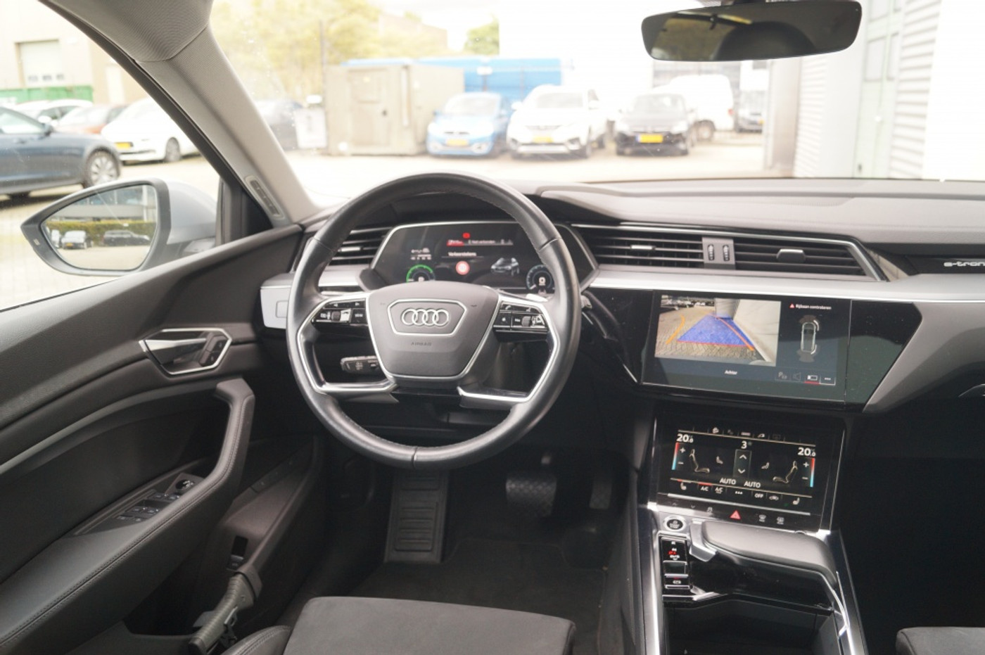 Foto van Audi E-tron 55