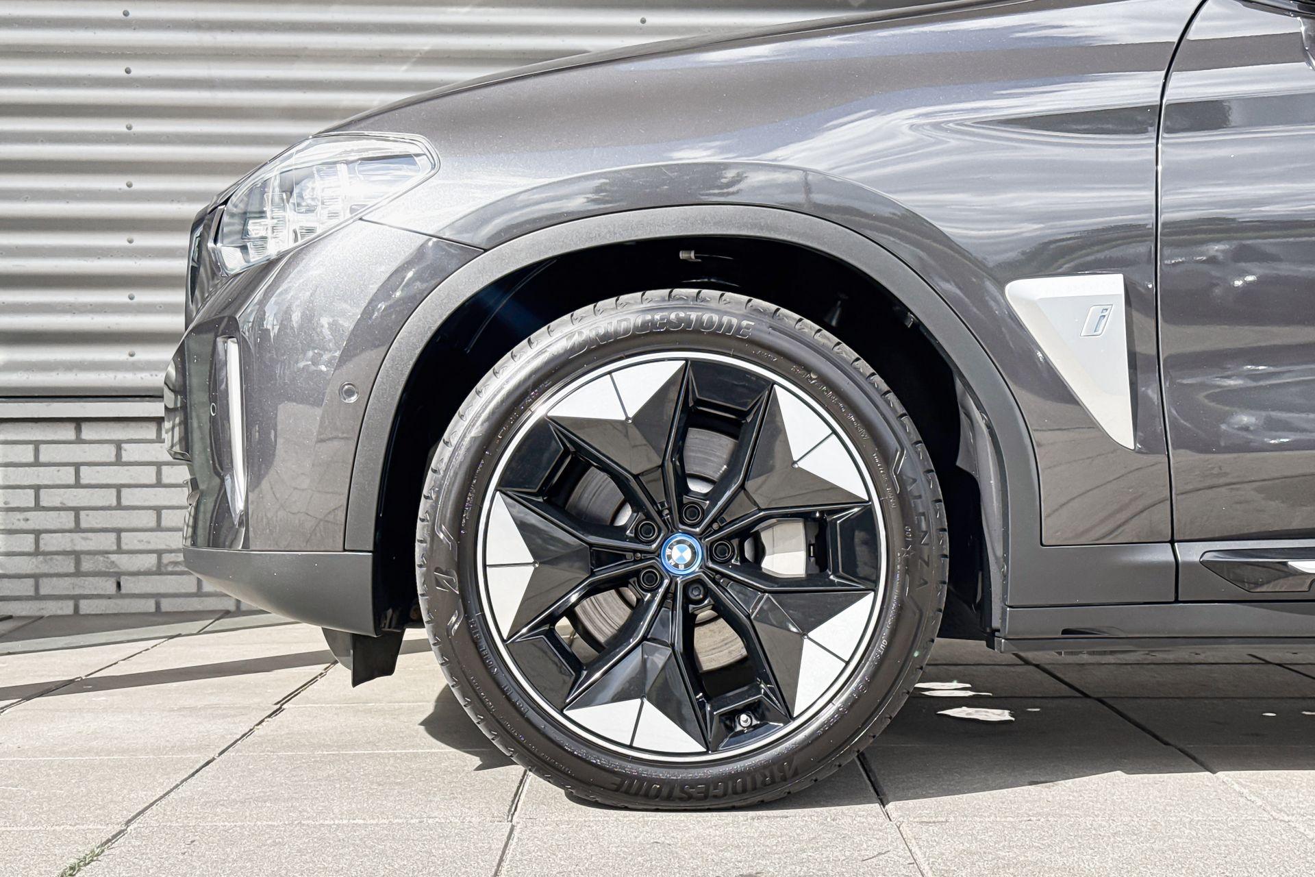 Foto van BMW Ix3