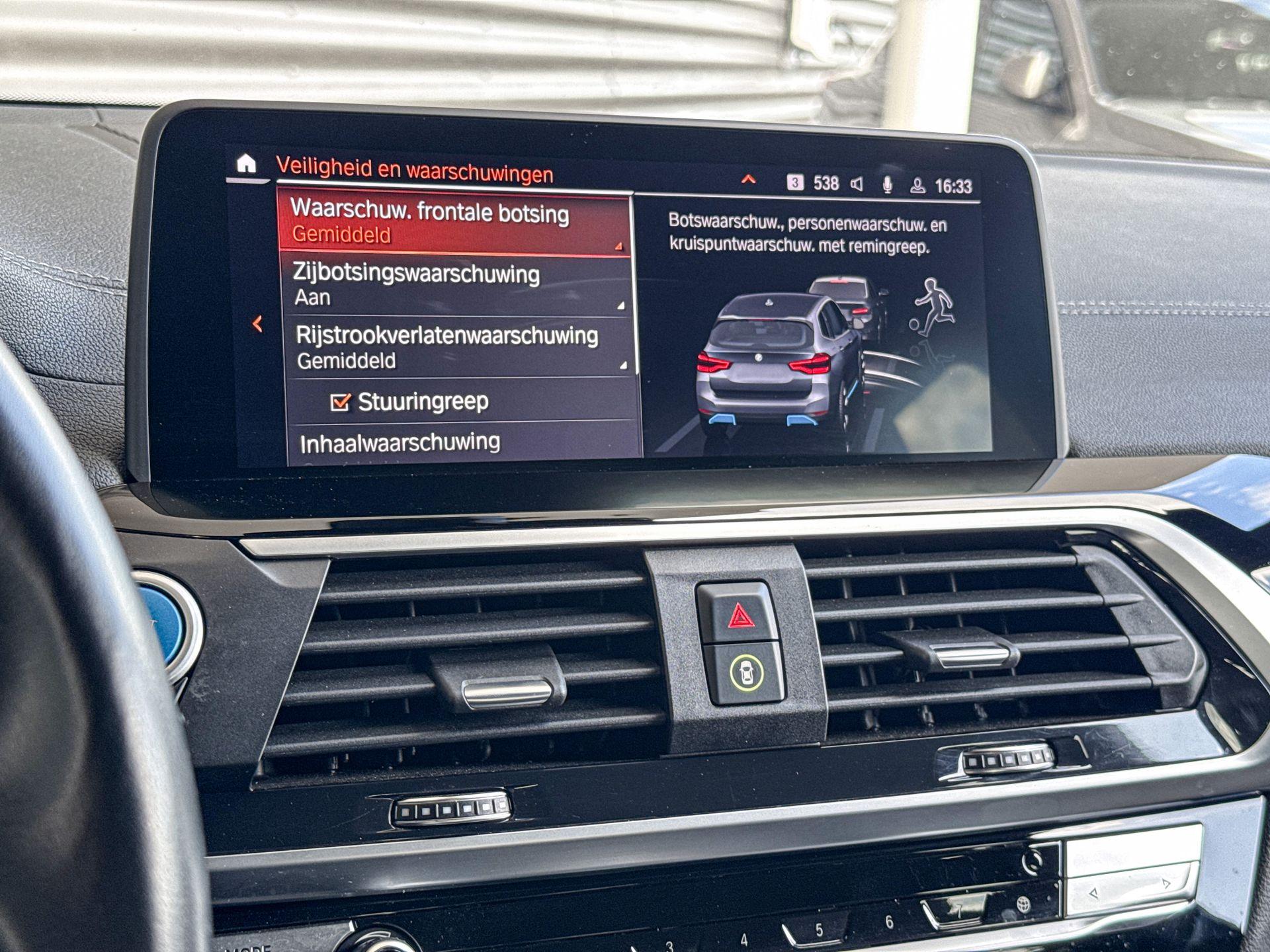 Foto van BMW Ix3