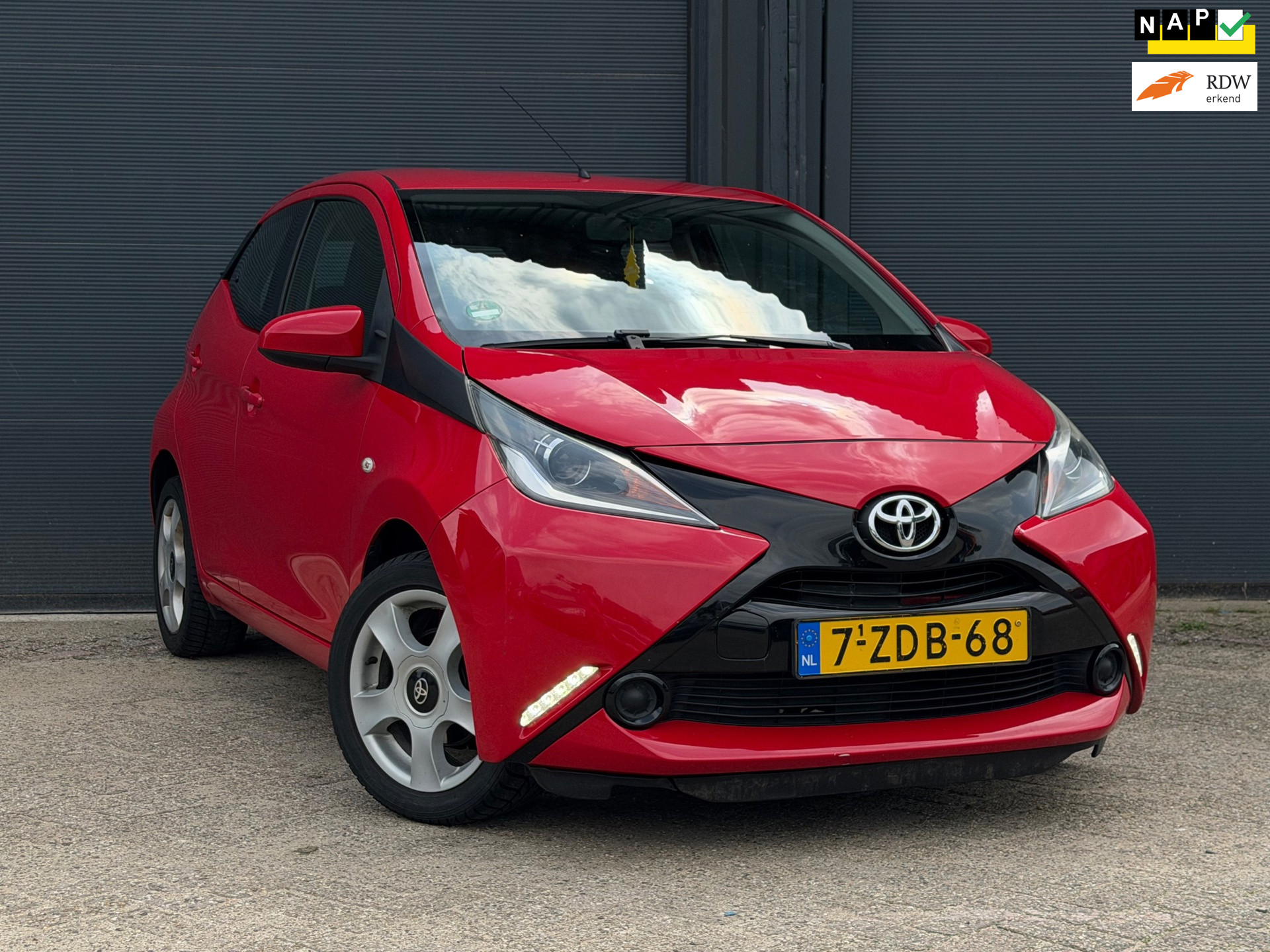 Toyota Toyota Aygo 1.0 VVT-i  | E-Pakket | Bluetooth | 5 Deurs | 2015 - voorkant