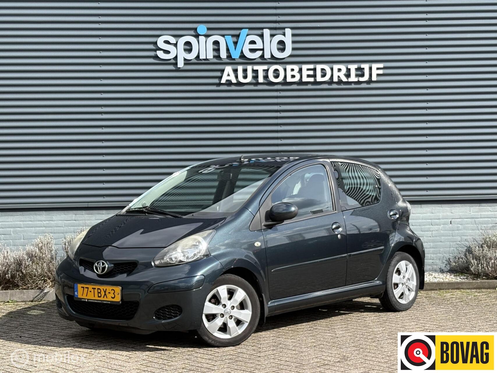 Toyota Toyota Aygo 1.0 VVT-i Aspiration - Navi - Airco - Nap - 2012 - voorkant