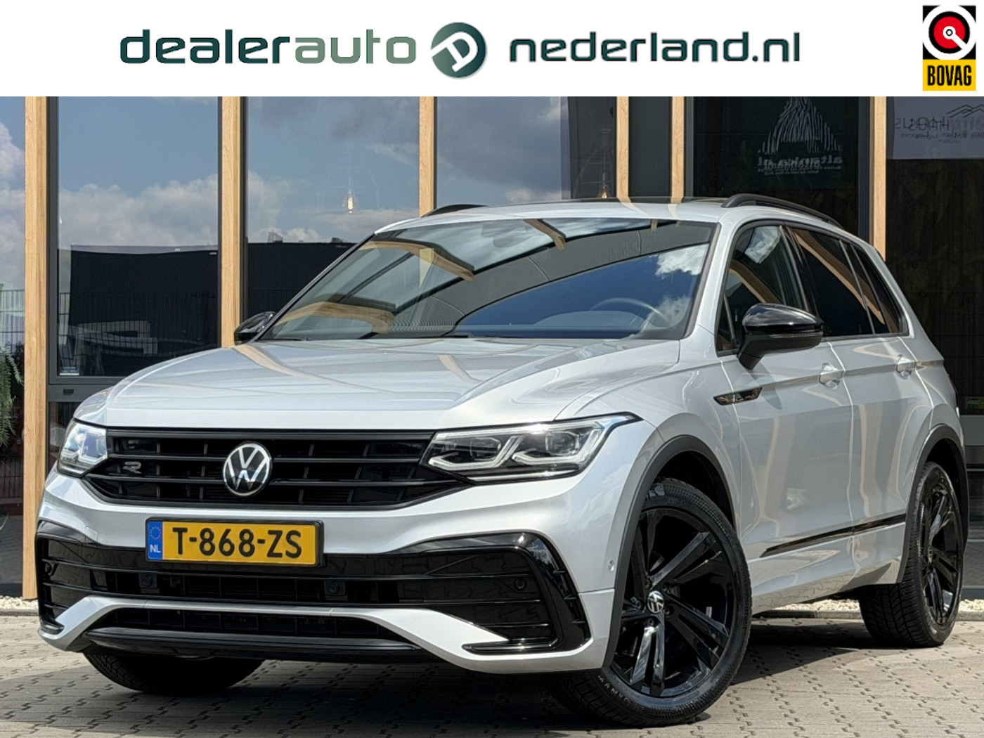 Volkswagen Tiguan 1.5 TSI R-Line | blackstyle | panorama-dak | Virtueel | Camera 2023 - voorkant