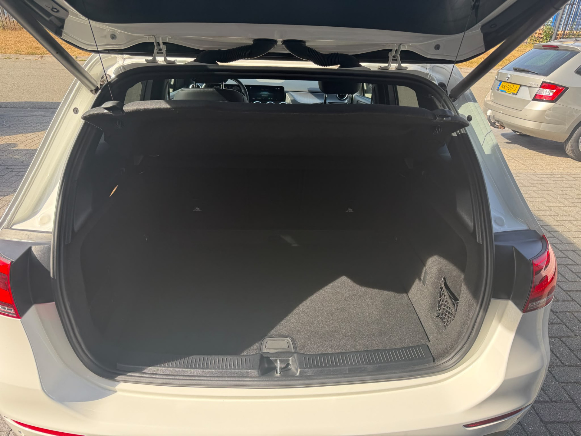 Foto van Mercedes-Benz B 200