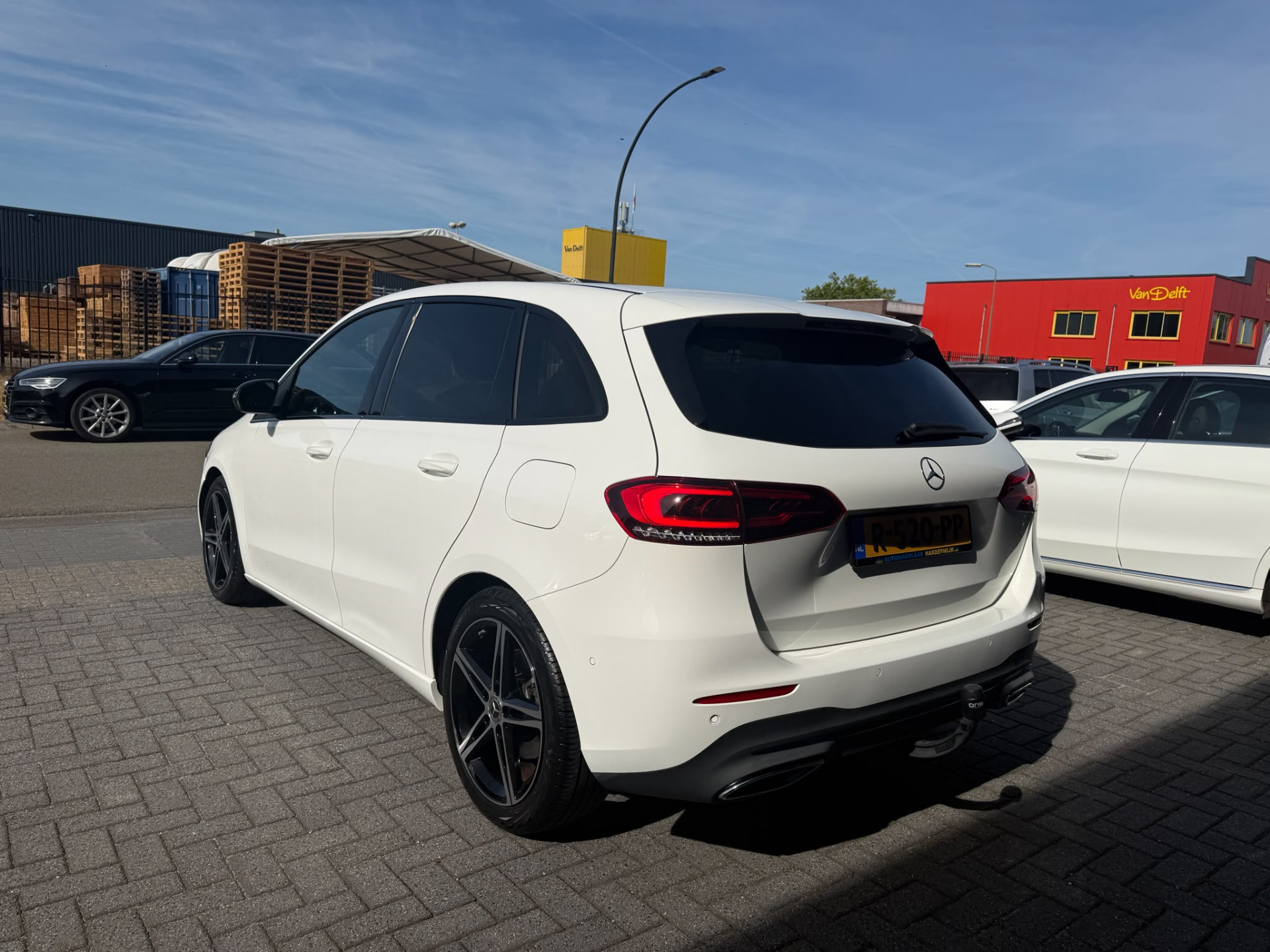 Foto van Mercedes-Benz B 200