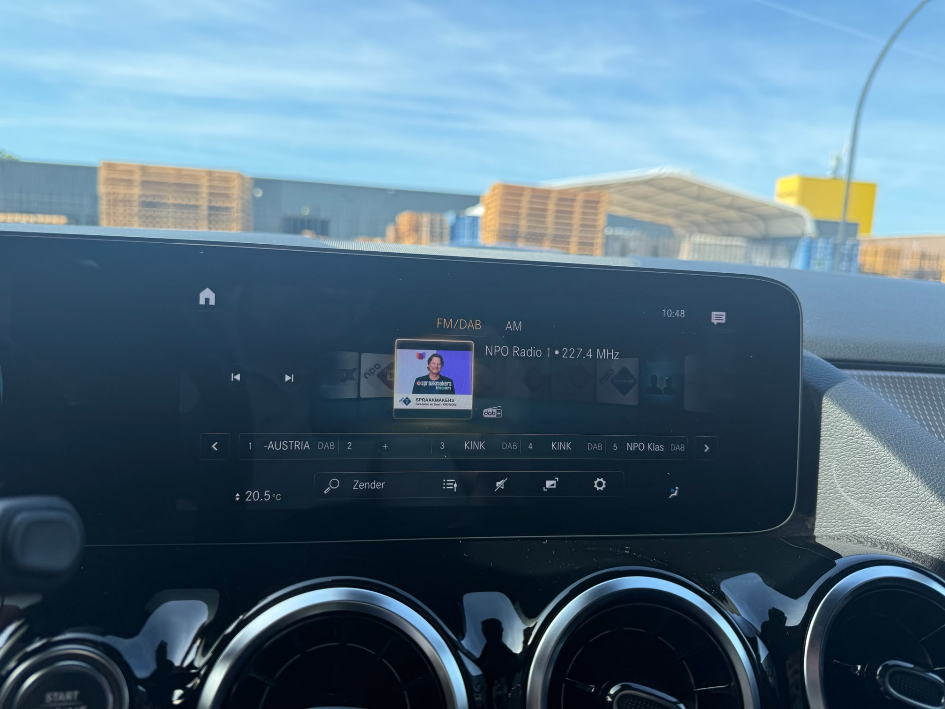 Foto van Mercedes-Benz B 200