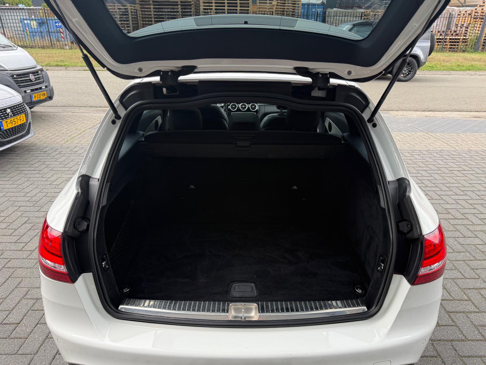 Foto van Mercedes-Benz C 180
