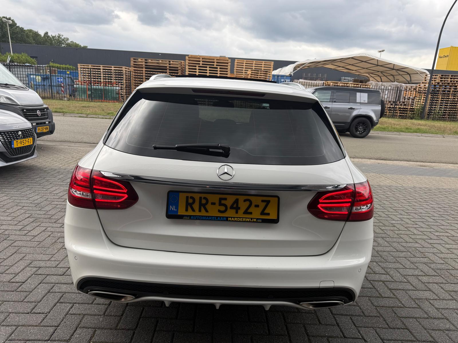 Foto van Mercedes-Benz C 180