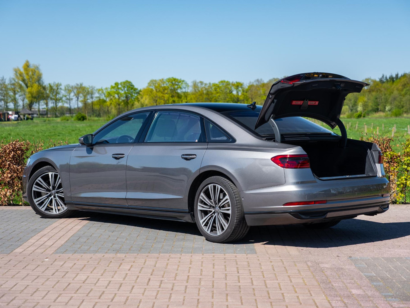 Foto van Audi A8 L