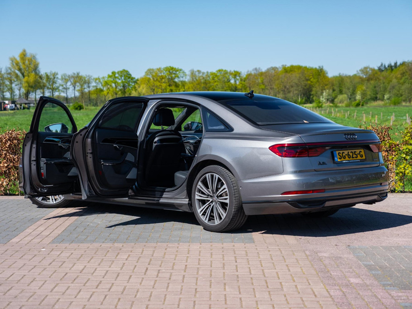 Foto van Audi A8 L