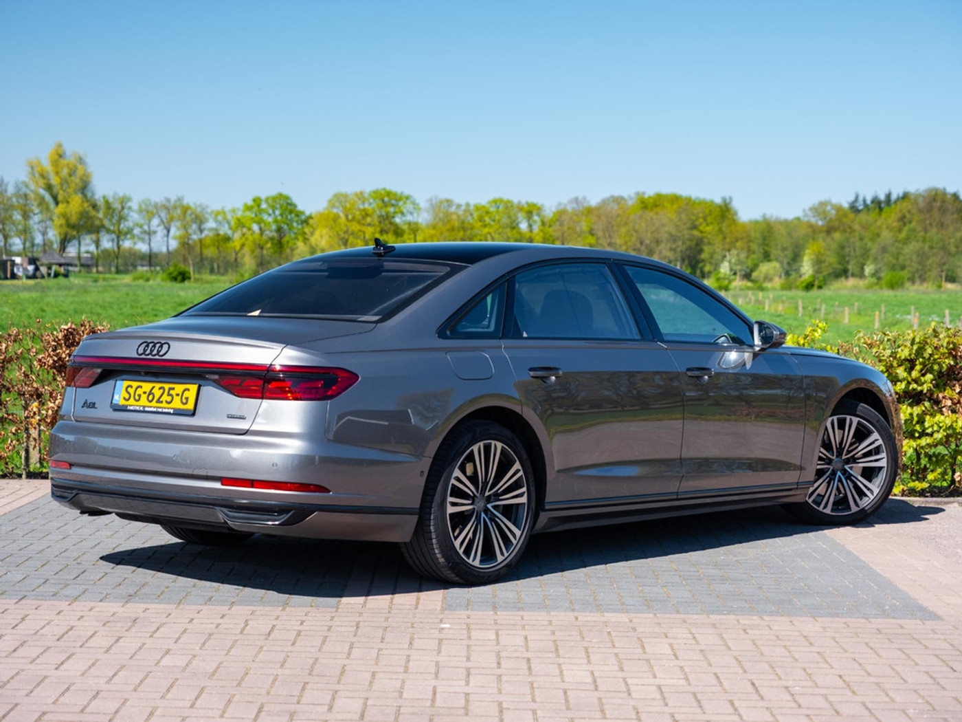 Foto van Audi A8 L