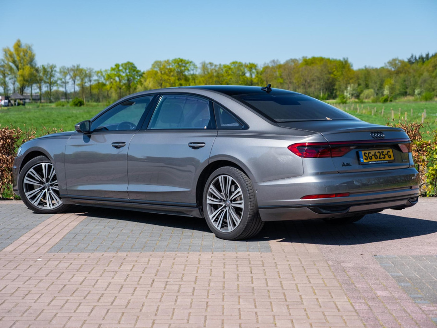 Foto van Audi A8 L