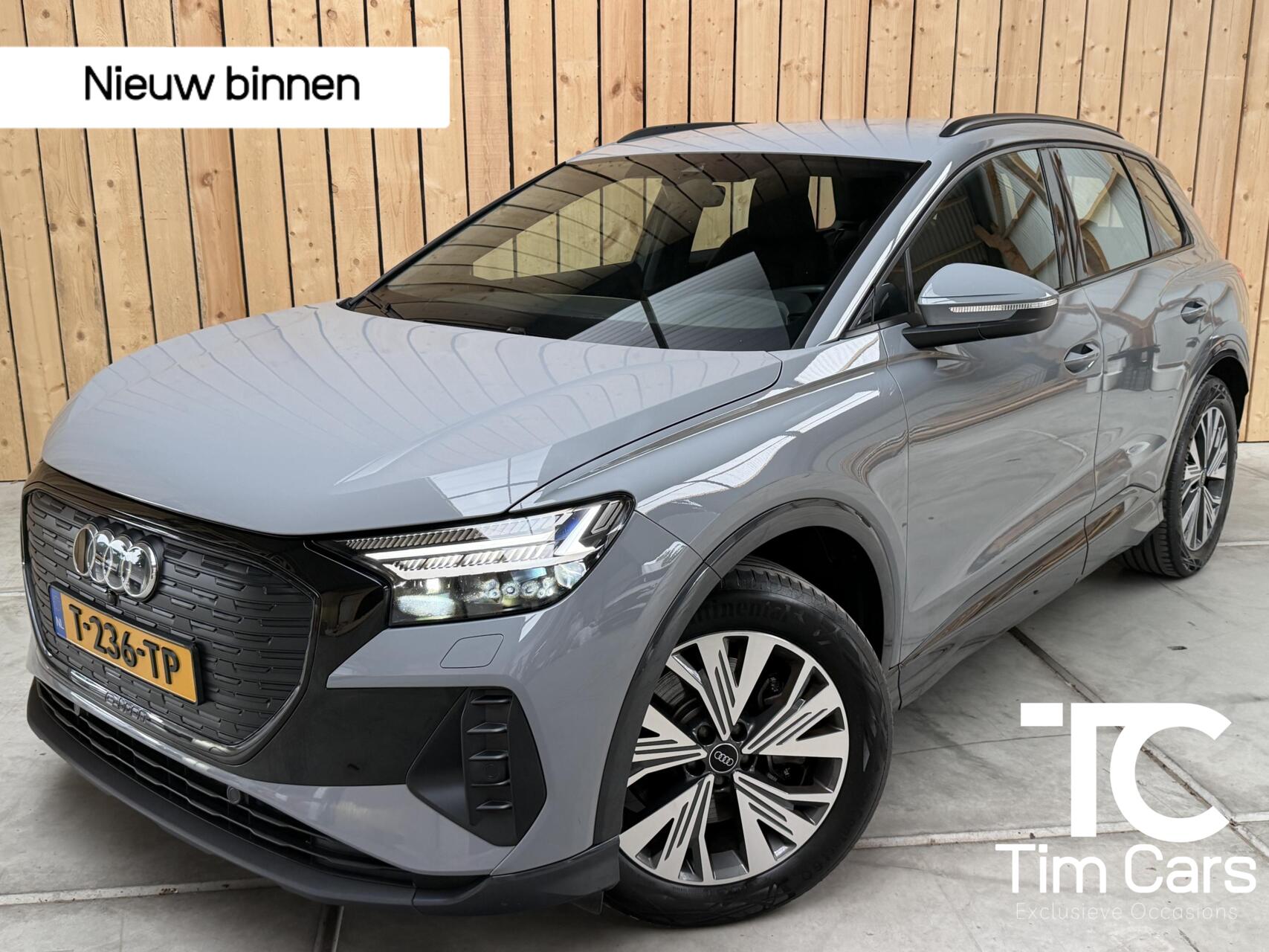 Audi Q4 40 E-tron 40 Edition 77 kWh SoH 97,53% | Apple CarPlay/Android Auto | Climate & cruise control | Luxe lederen bekleding | Matrix LED verlichting | Parkeersensoren achter | Stoelverwarming voor 2023 - voorkant