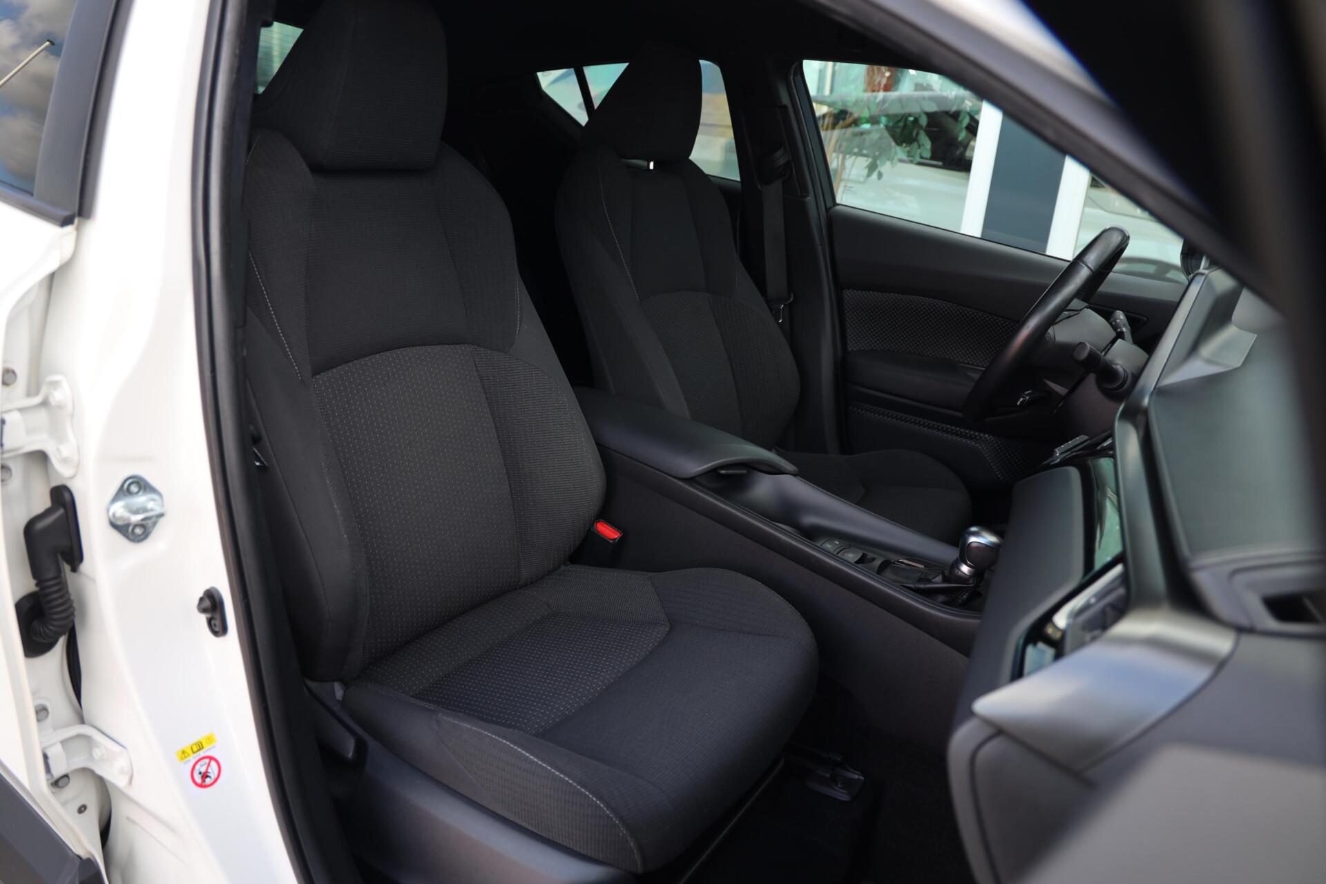 Foto van Toyota Toyota C-hr
